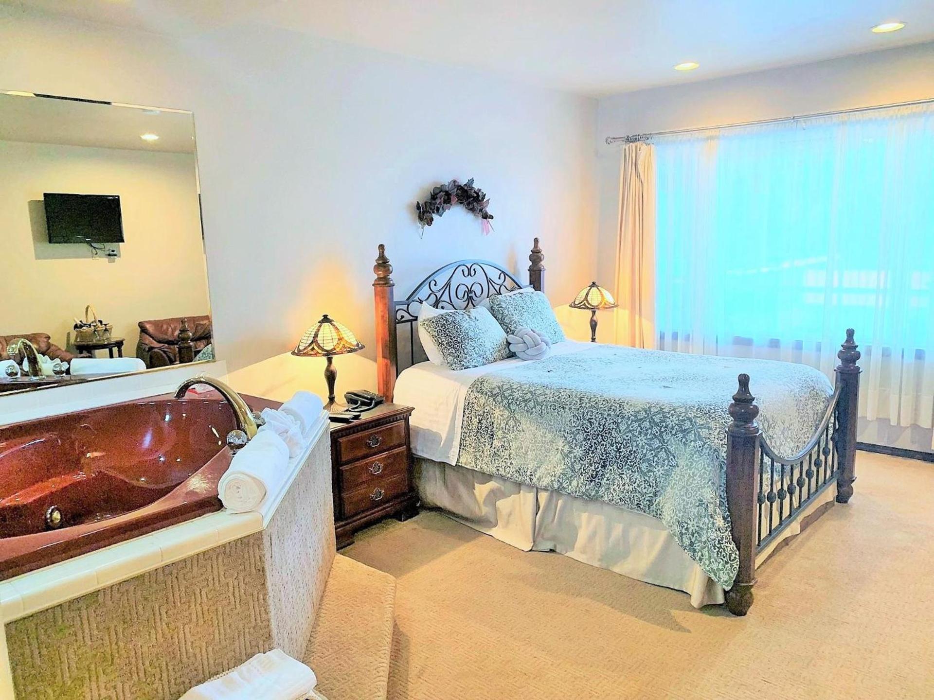 Breakers Boutique Inn photo 77