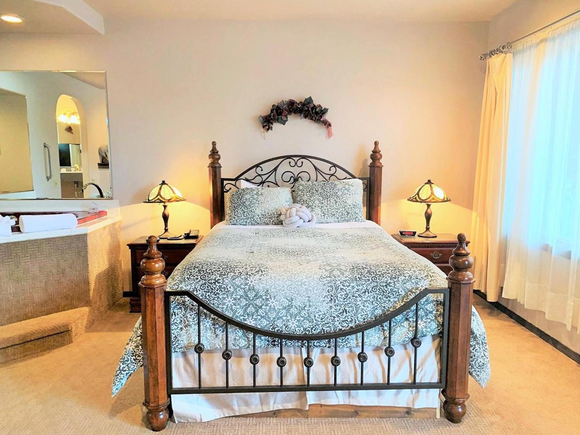 Breakers Boutique Inn photo 82