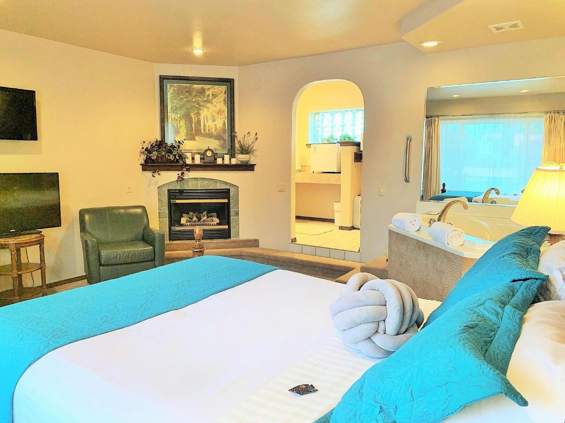 Breakers Boutique Inn photo 96