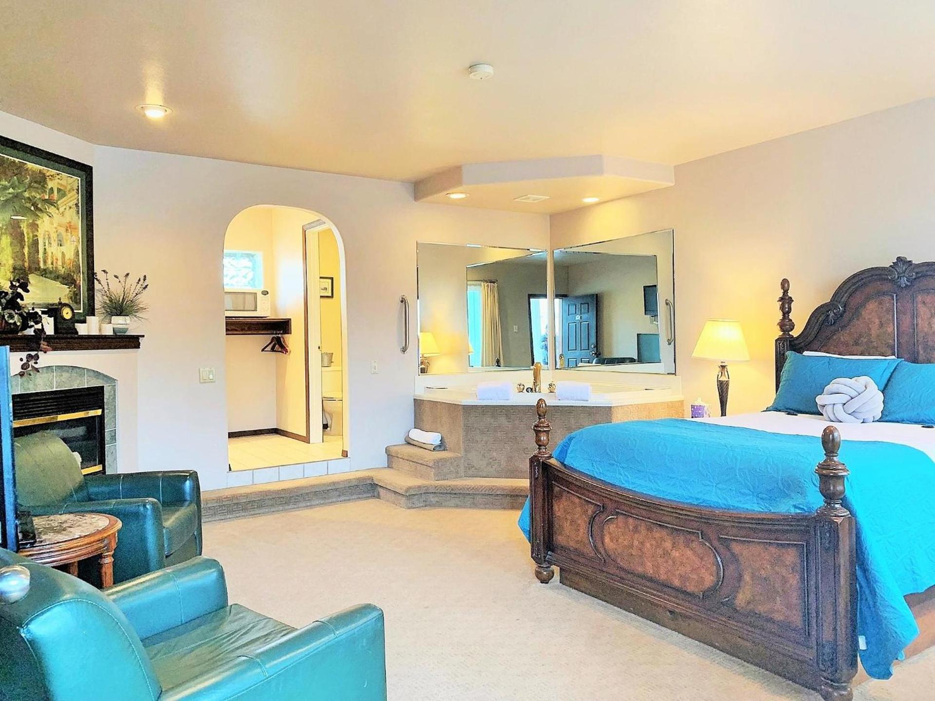Breakers Boutique Inn photo 90