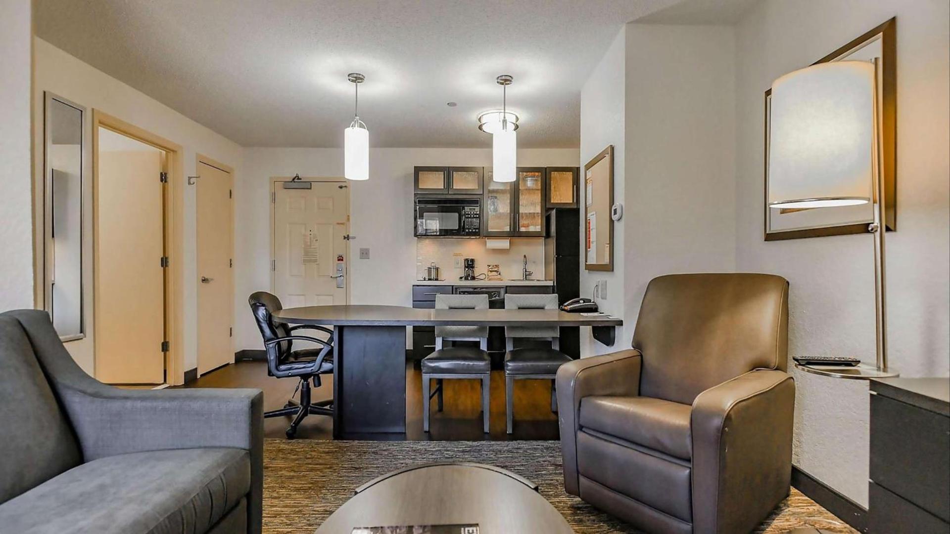 Sonesta Simply Suites Silicon Valley Santa Clara photo 12