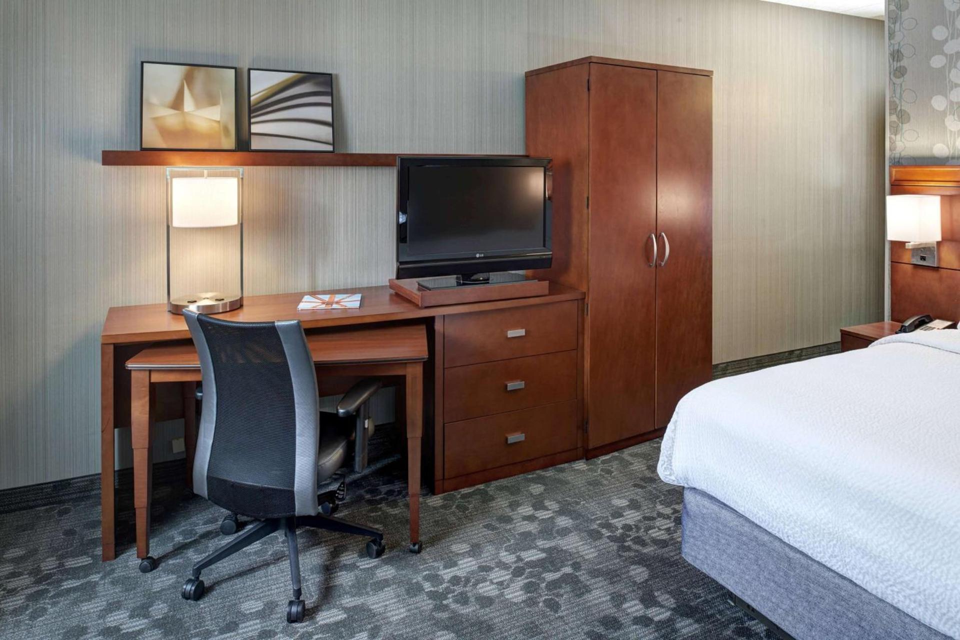 AmericInn by Wyndham Brookfield photo 7