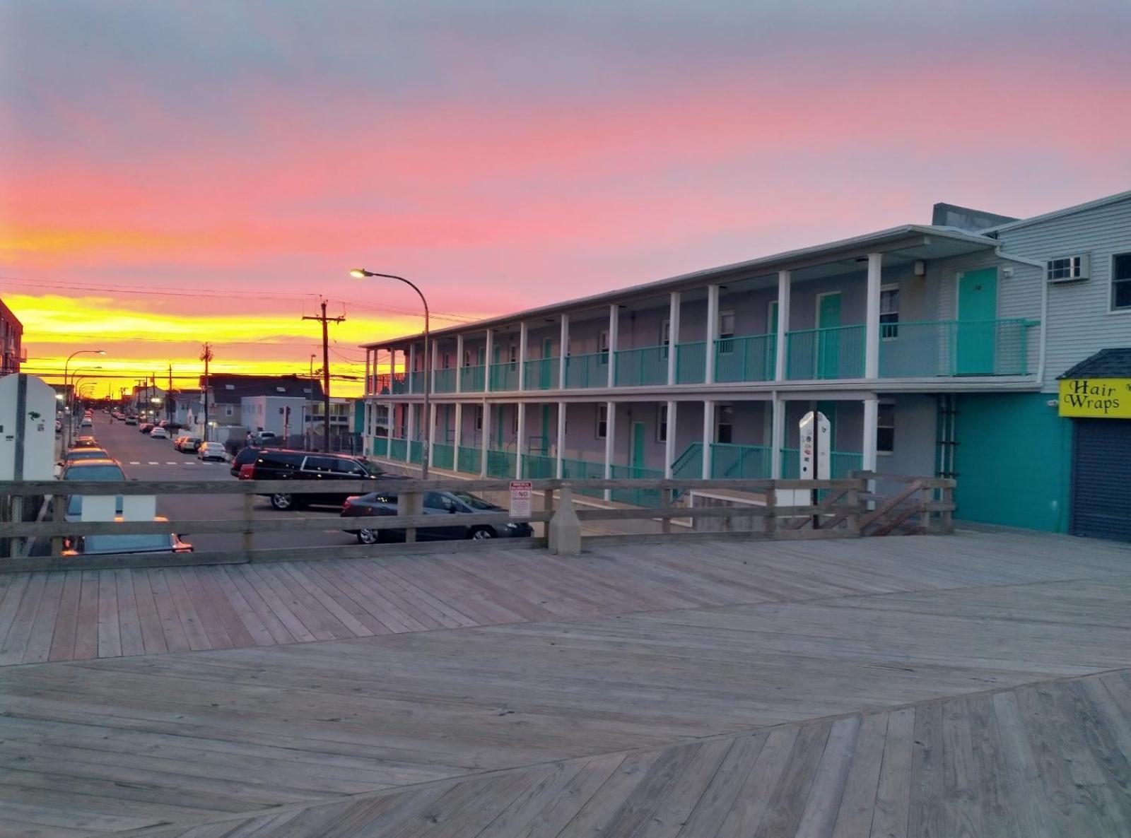 Boardwalk Sand & Surf Beach Hotel Oceanfront photo 7