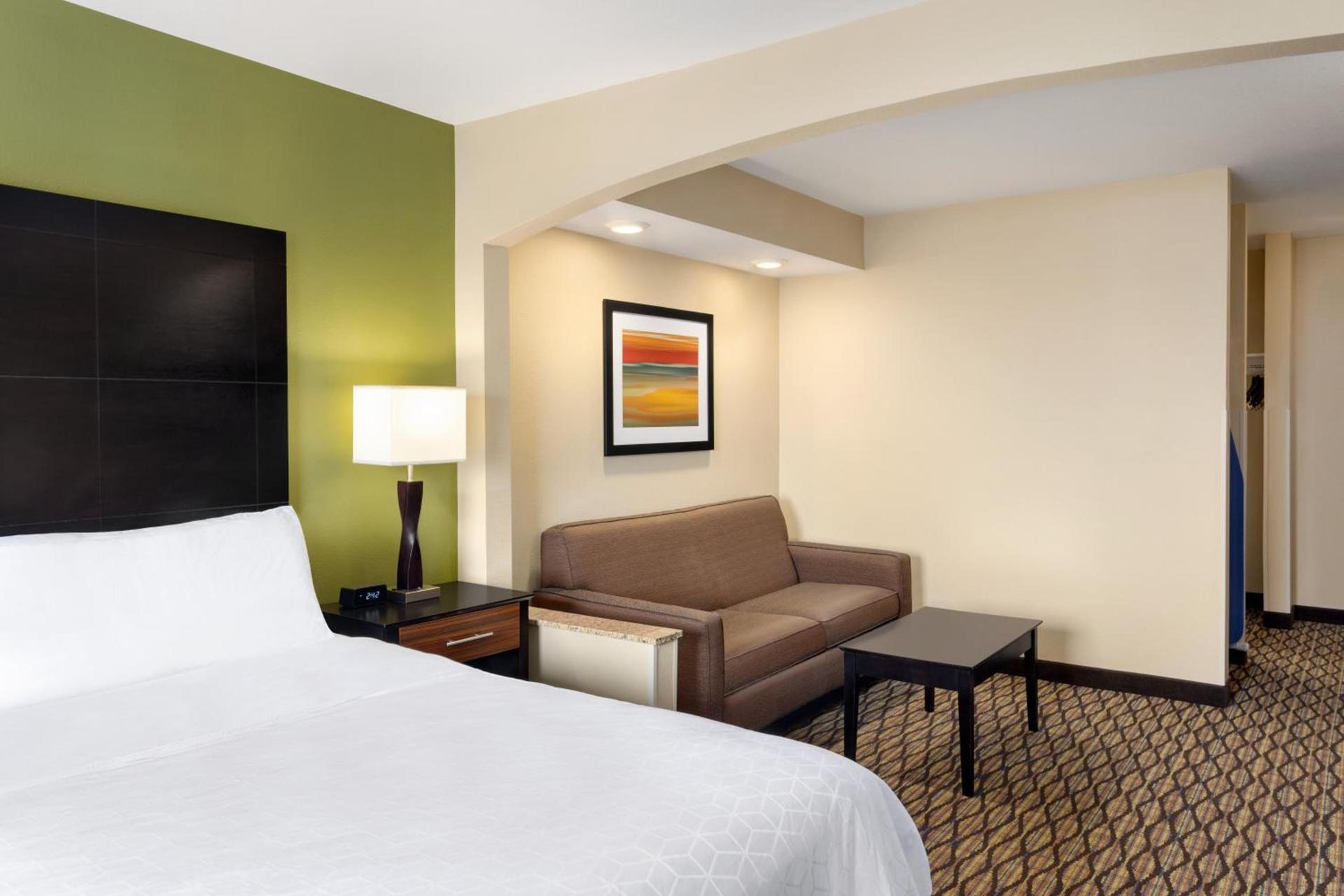 Holiday Inn Express Hotel & Suites Edmond by IHG photo 23