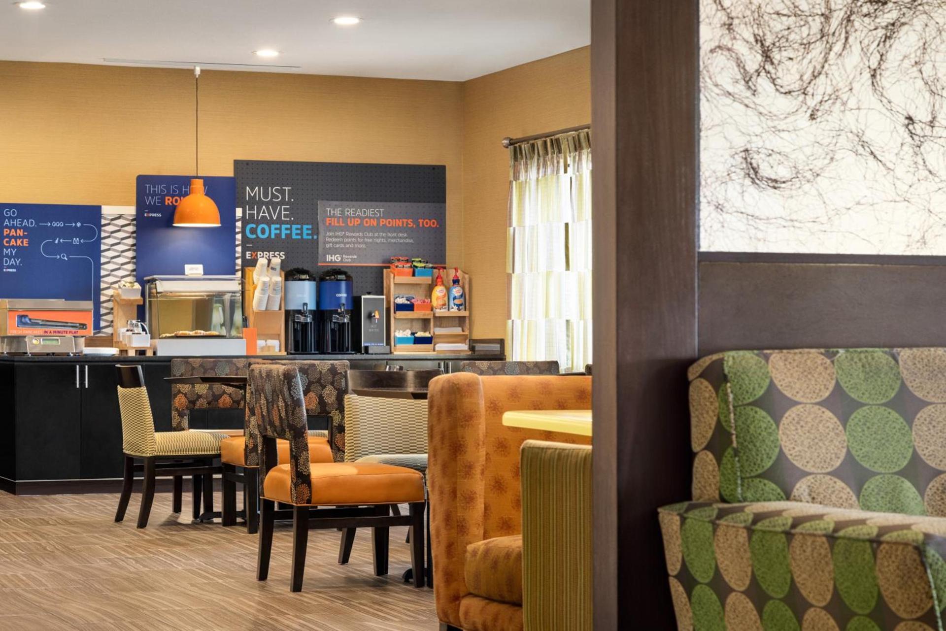 Holiday Inn Express Hotel & Suites Edmond by IHG photo 17
