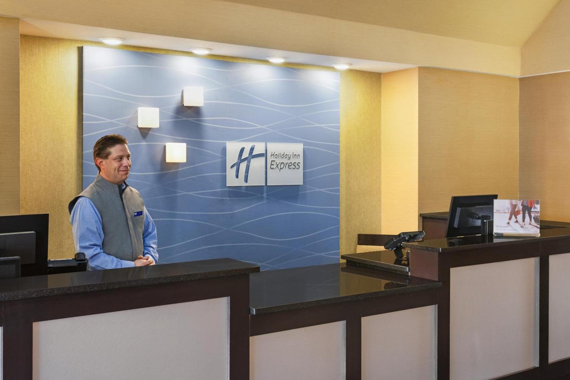 Holiday Inn Express Hotel & Suites Edmond by IHG photo 18