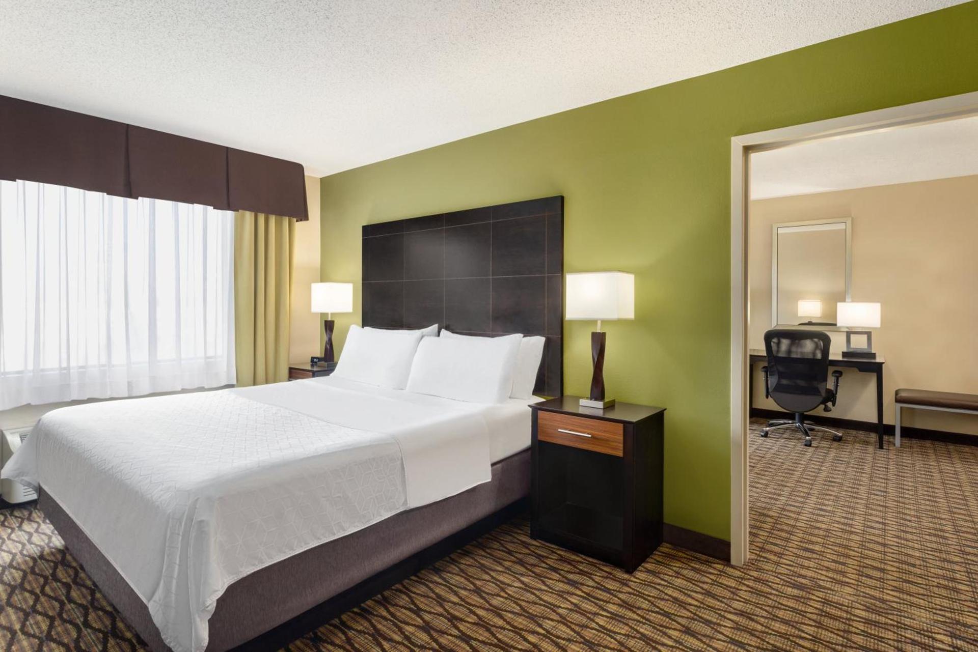 Holiday Inn Express Hotel & Suites Edmond by IHG photo 44