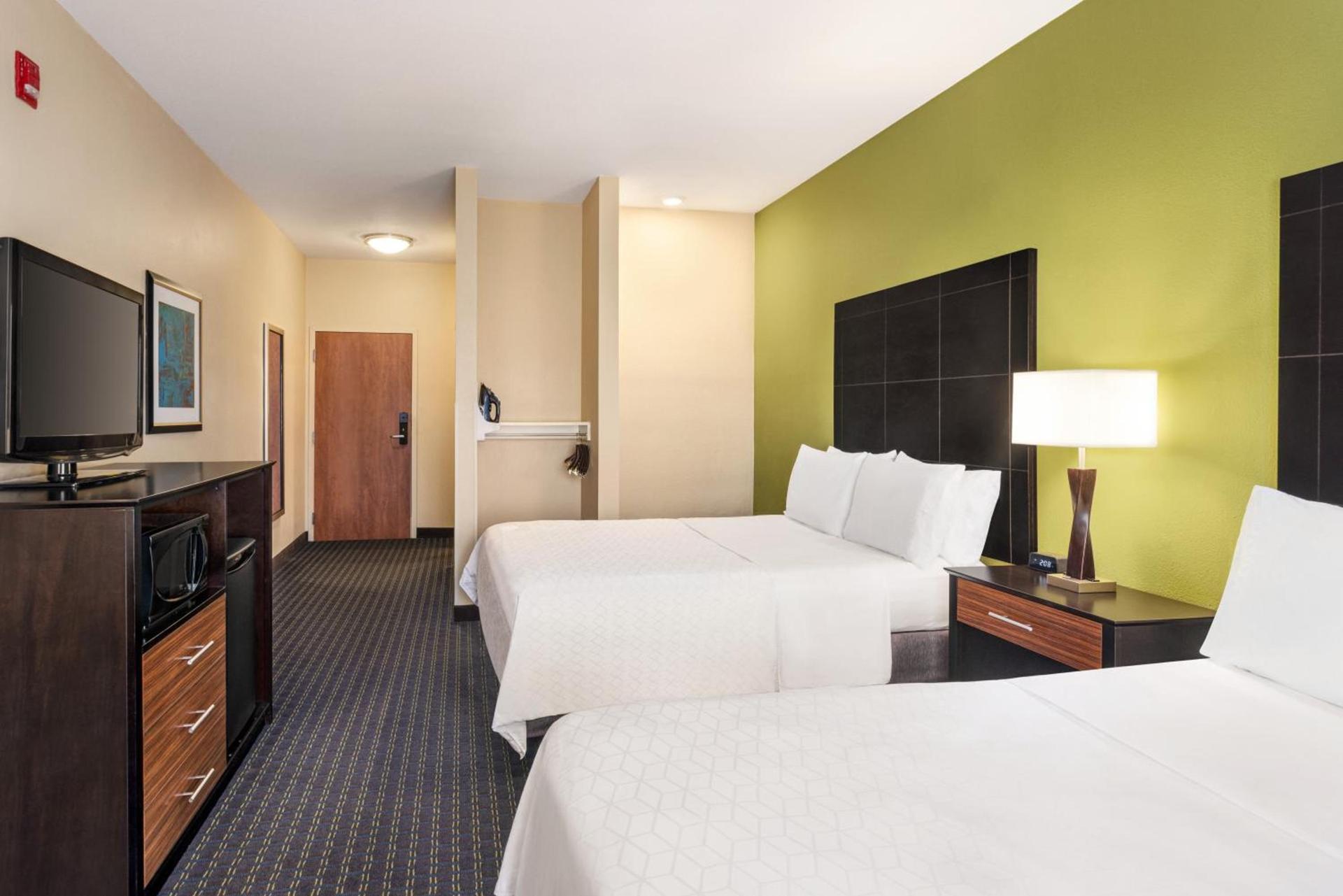 Holiday Inn Express Hotel & Suites Edmond by IHG photo 58