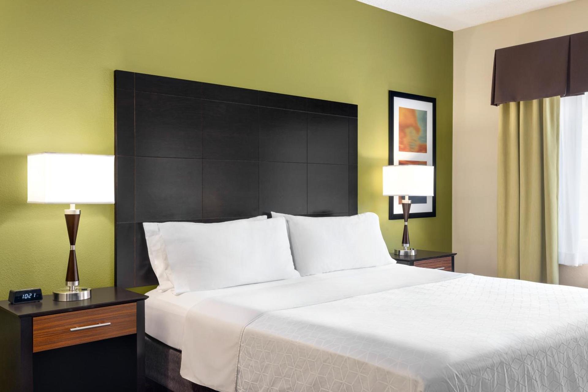 Holiday Inn Express Hotel & Suites Edmond by IHG photo 62