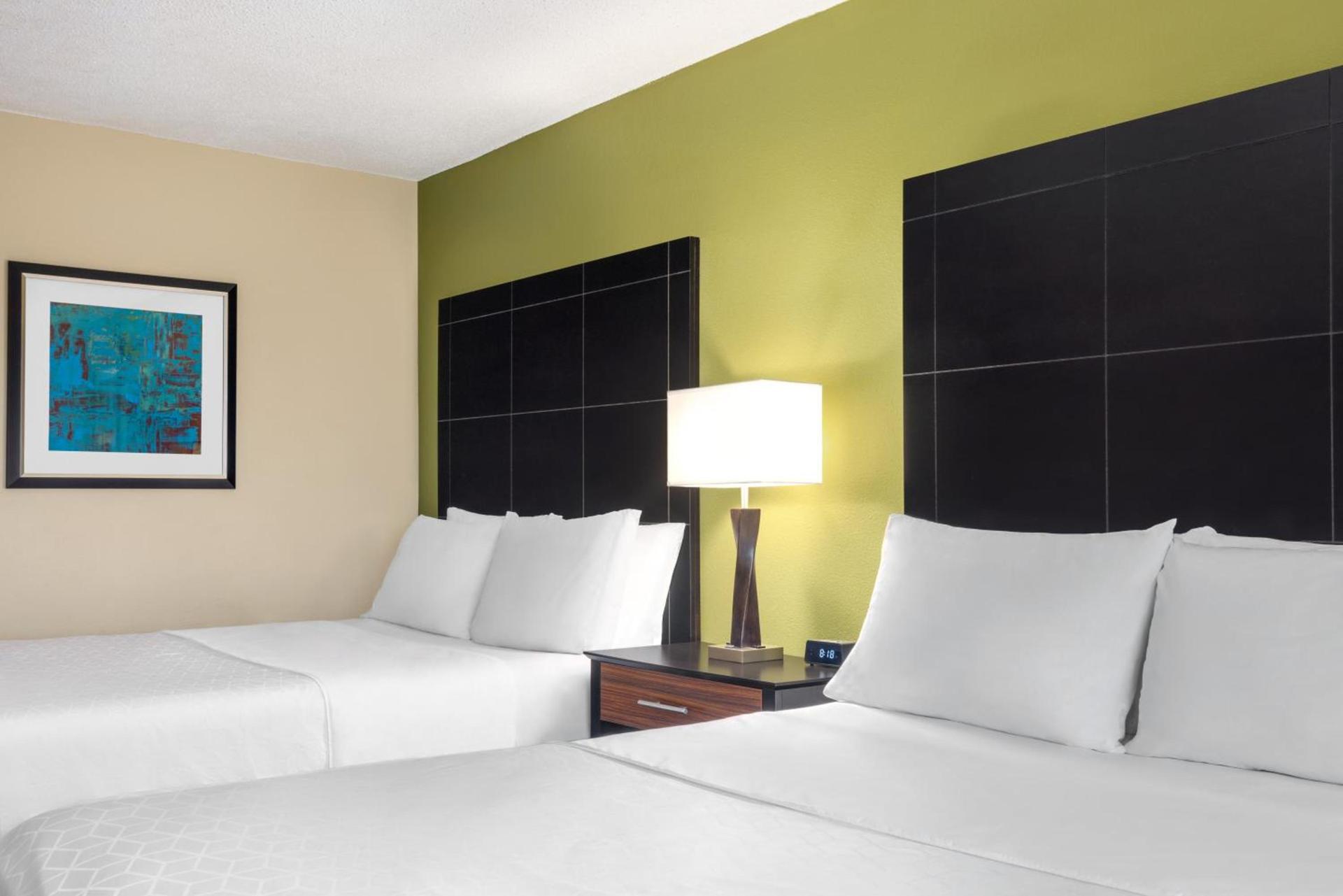 Holiday Inn Express Hotel & Suites Edmond by IHG photo 63