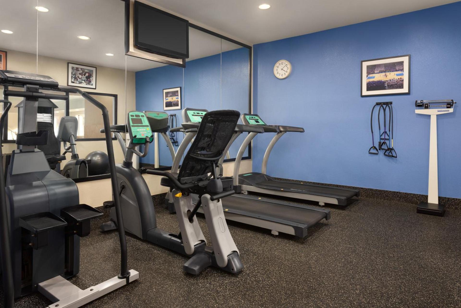 Holiday Inn Express Hotel & Suites Edmond by IHG photo 20