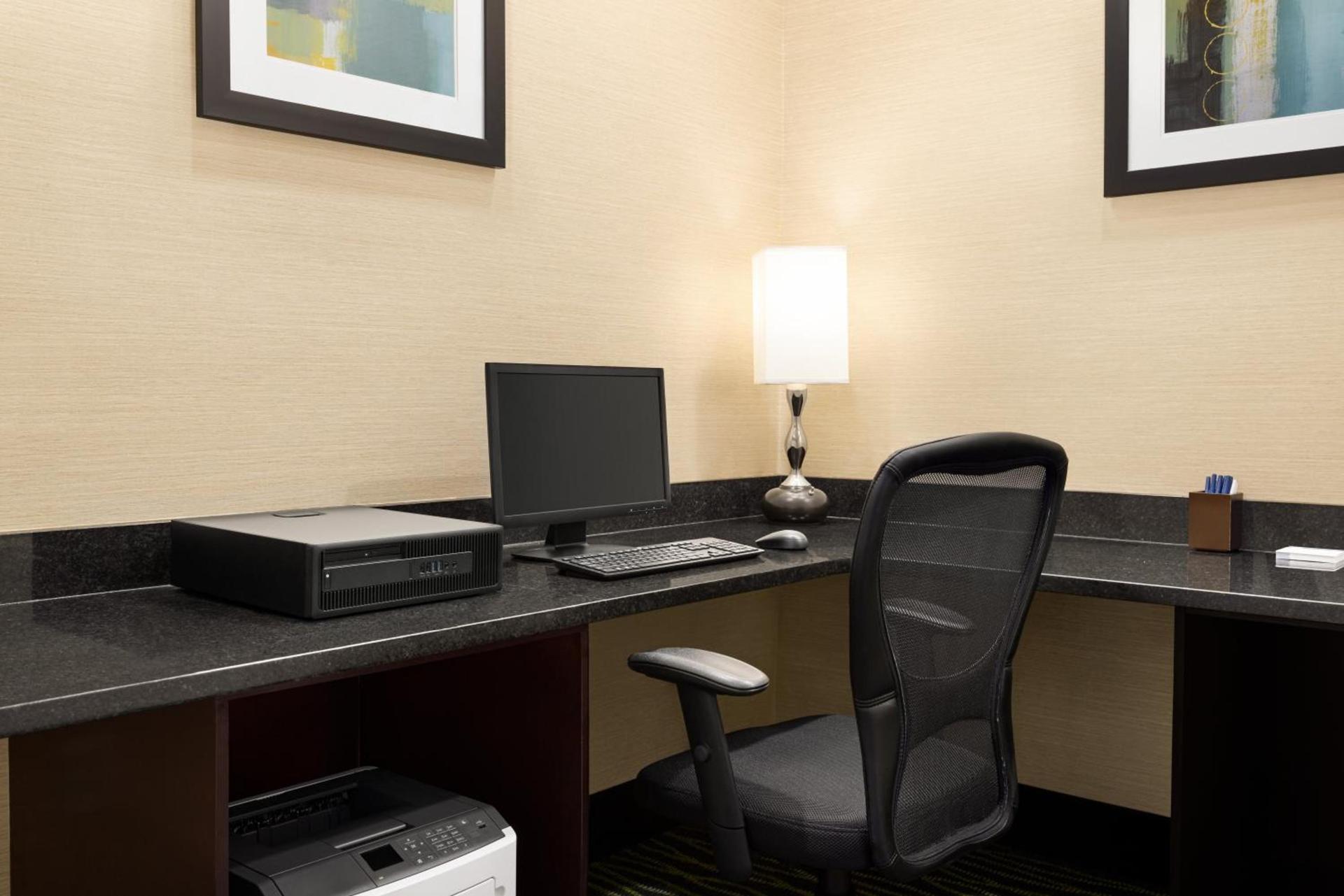 Holiday Inn Express Hotel & Suites Edmond by IHG photo 21