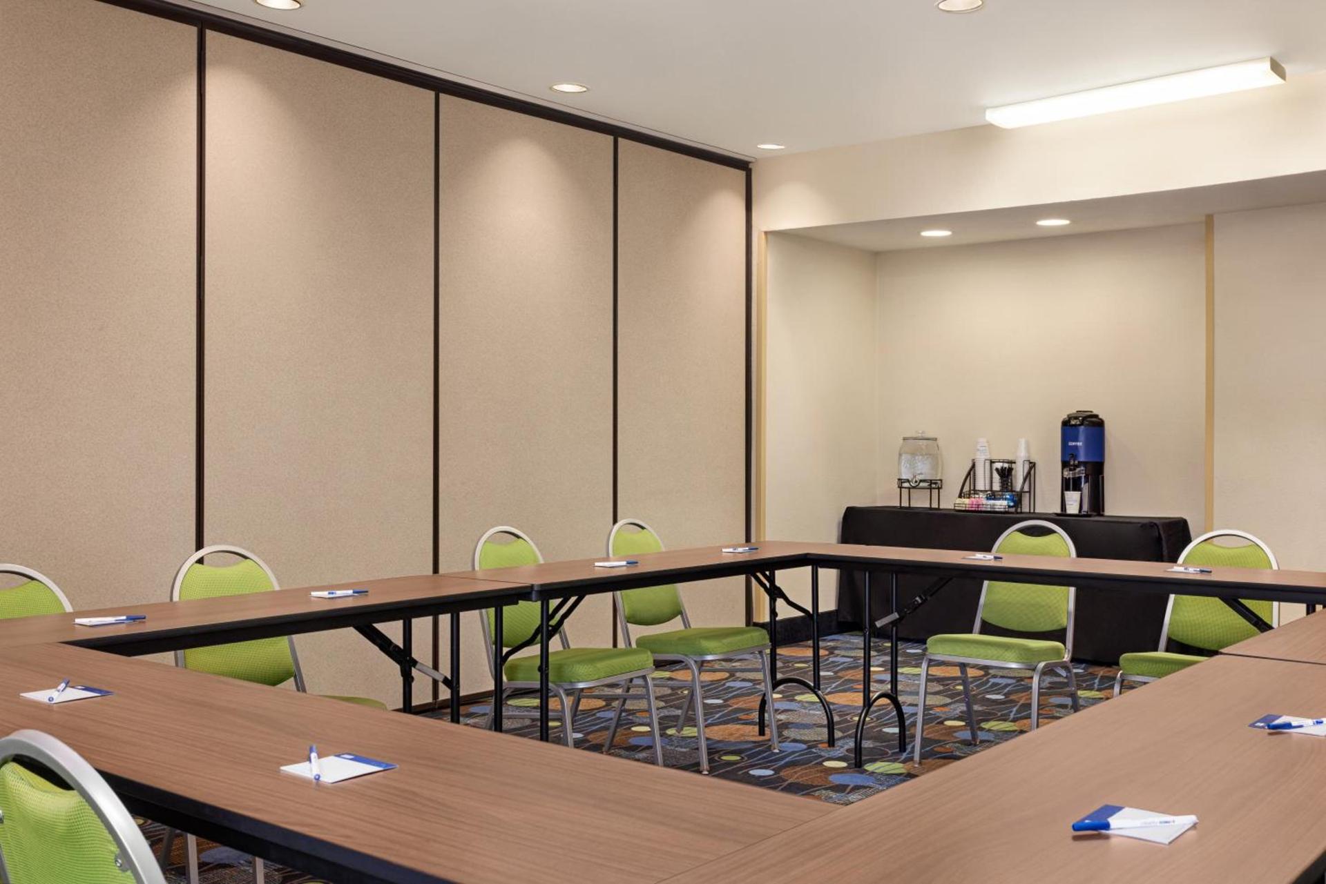 Holiday Inn Express Hotel & Suites Edmond by IHG photo 30