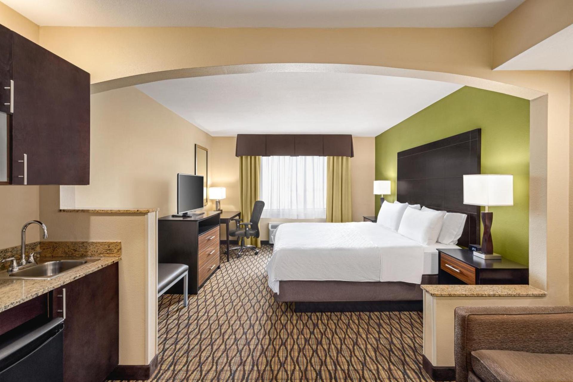 Holiday Inn Express Hotel & Suites Edmond by IHG photo 49