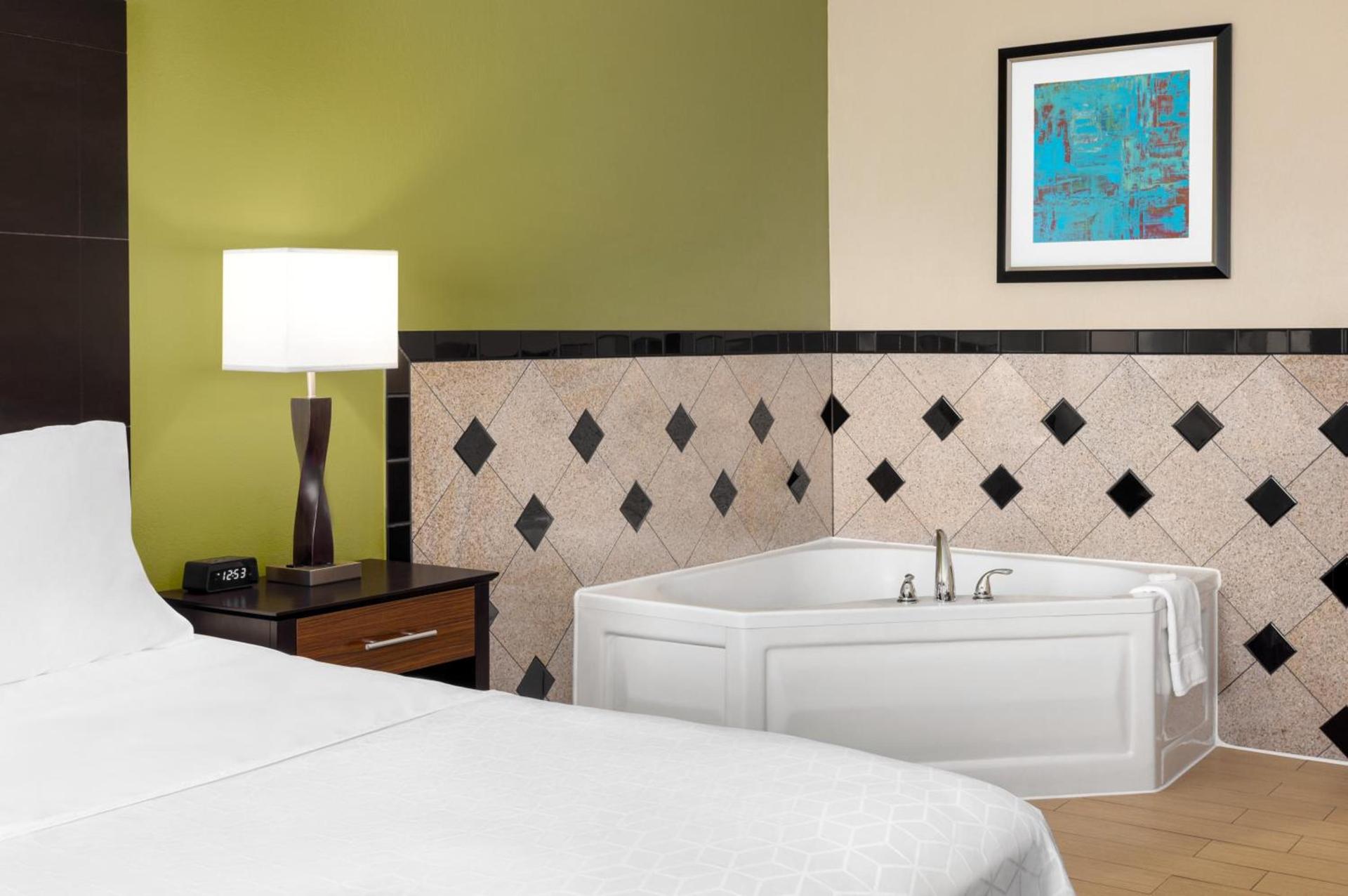 Holiday Inn Express Hotel & Suites Edmond by IHG photo 41