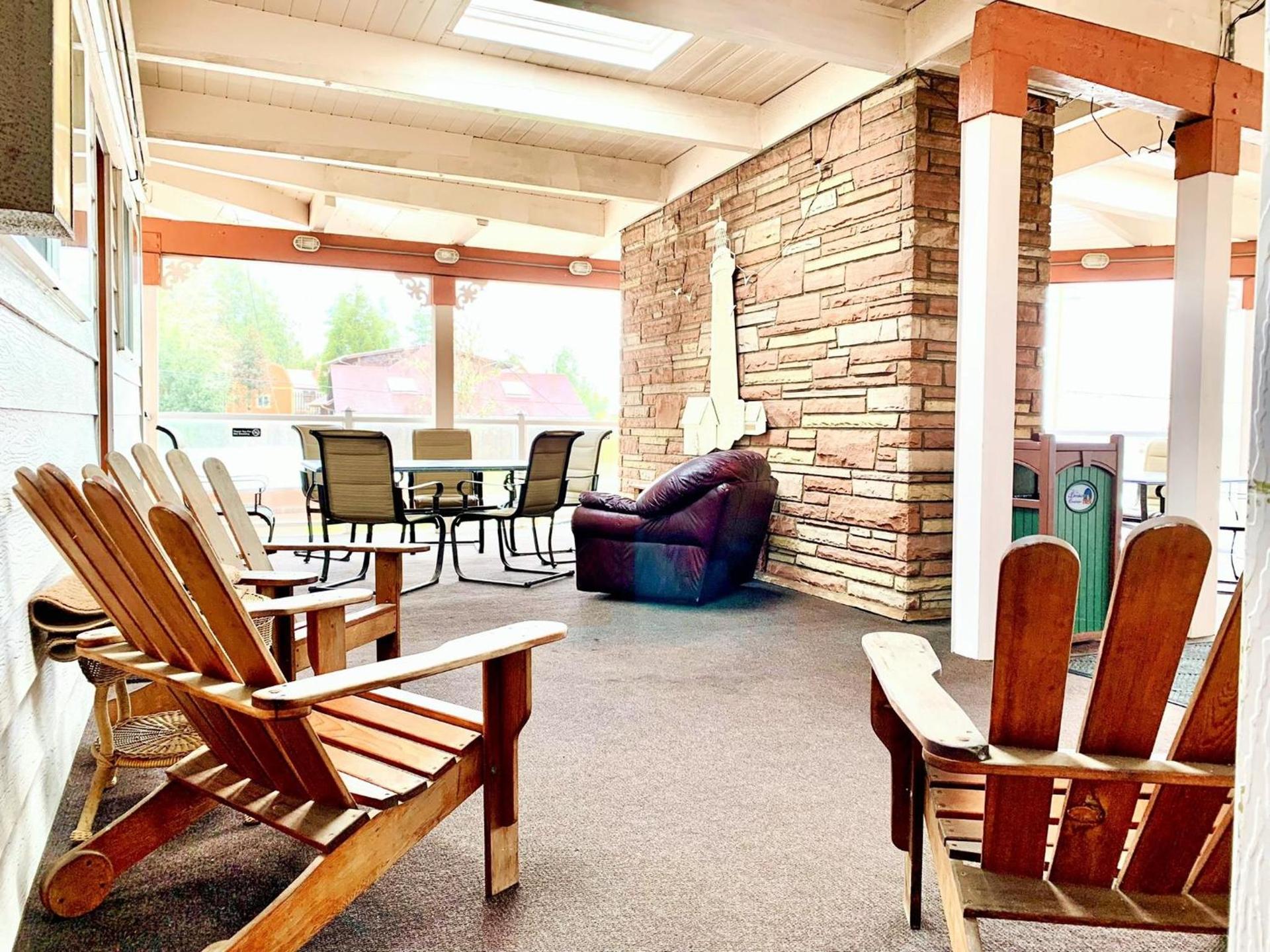 Breakers Boutique Inn photo 98