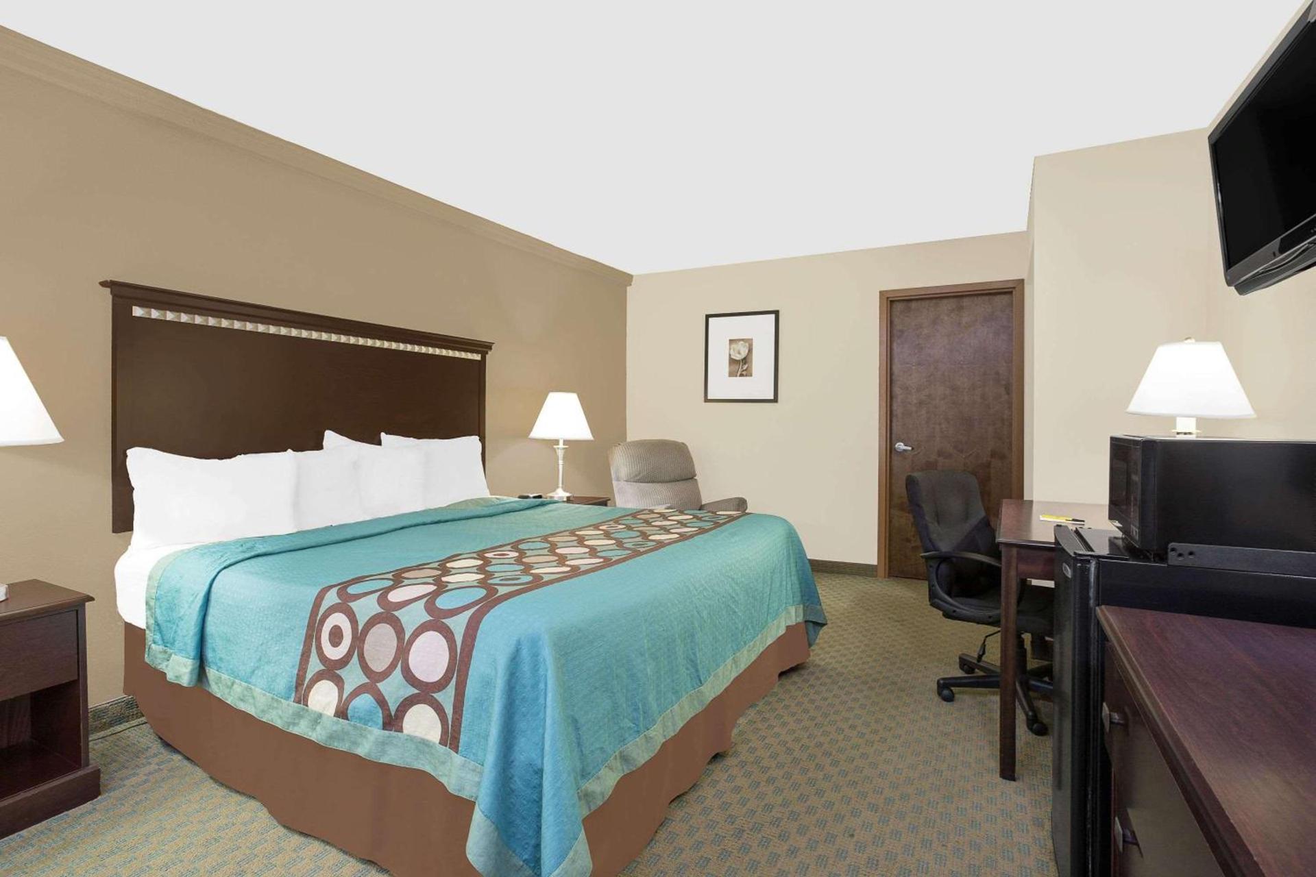 Super 8 by Wyndham Danville photo 6