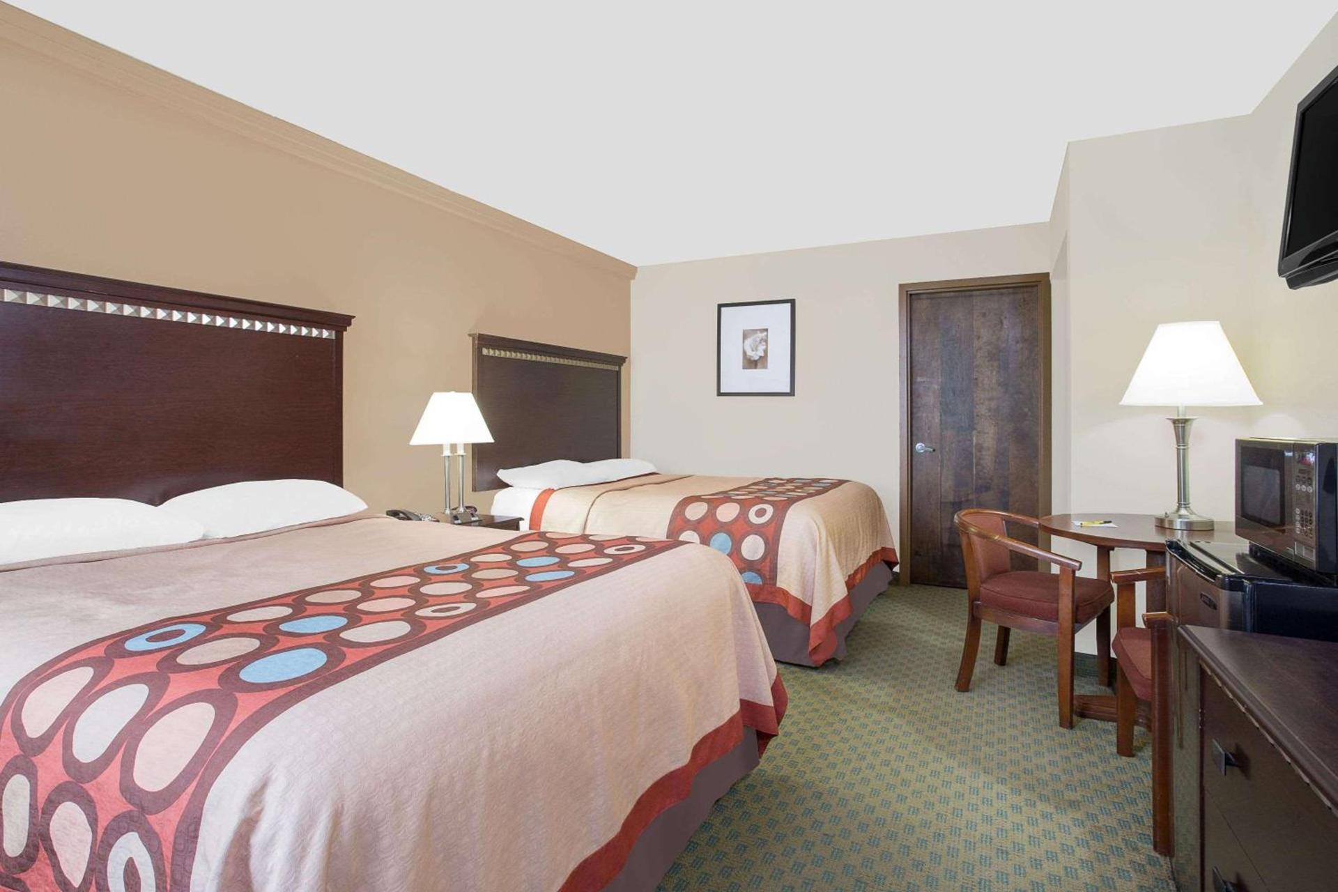 Super 8 by Wyndham Danville photo 4