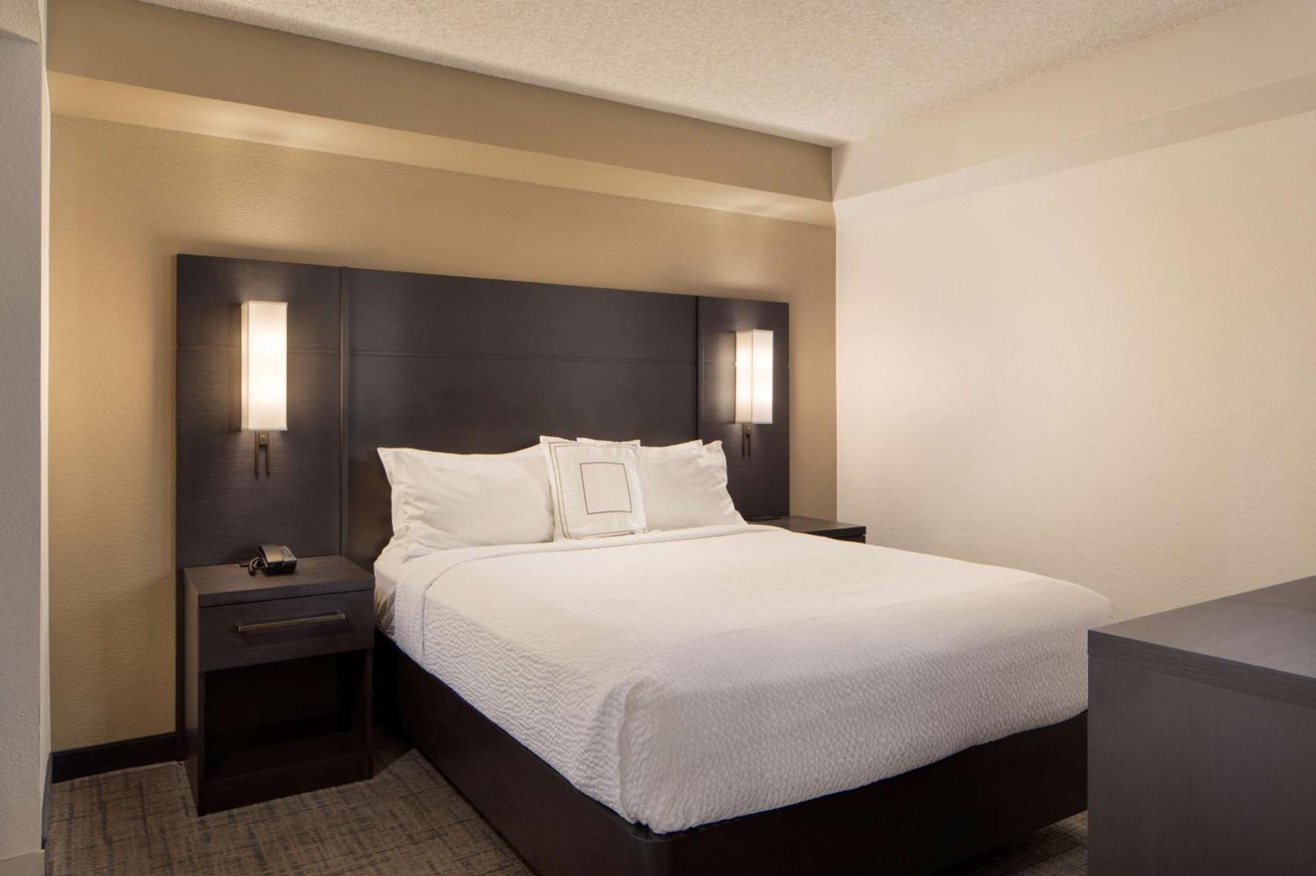 Sonesta ES Suites Fresno photo 3