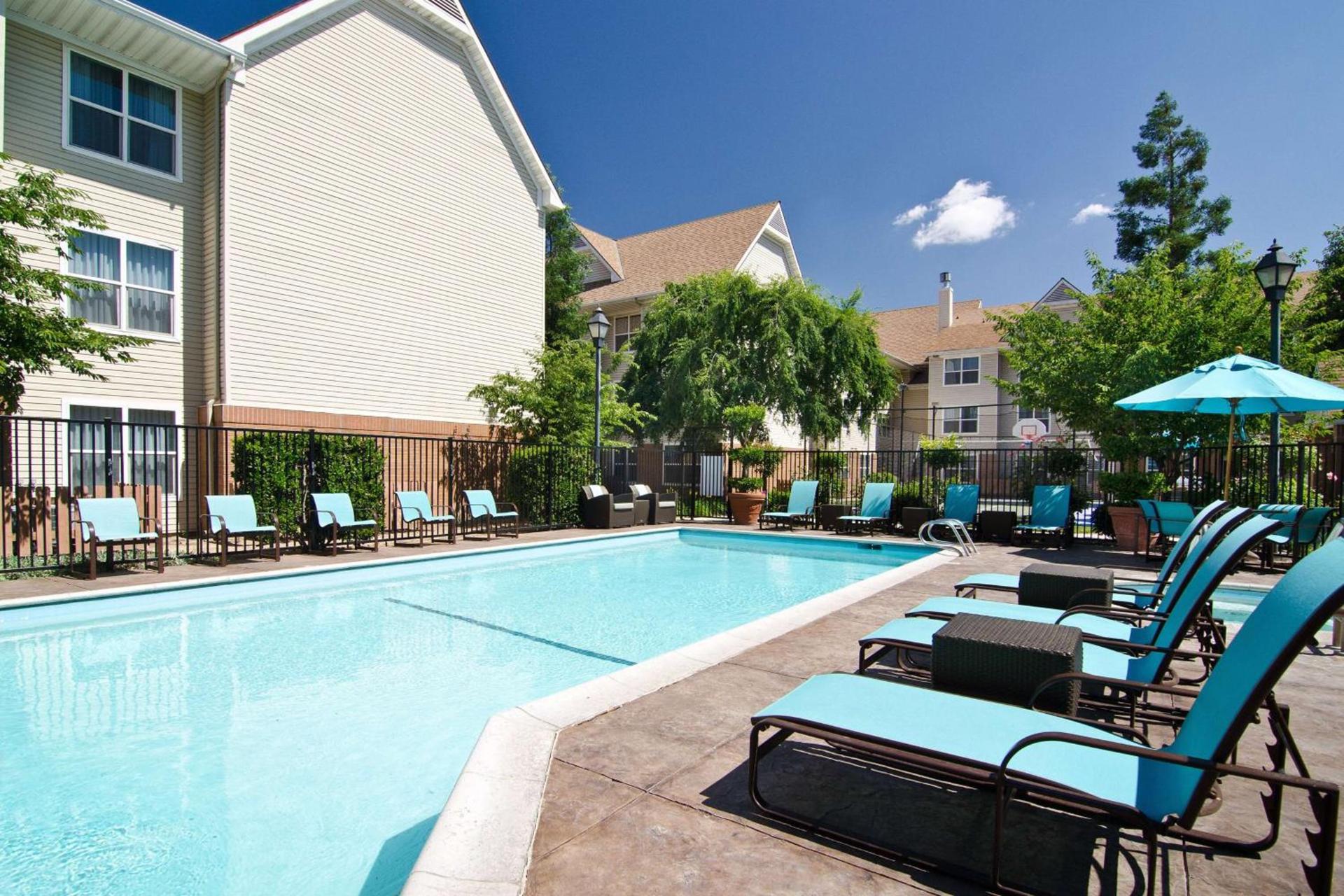 Sonesta ES Suites Fresno photo 10