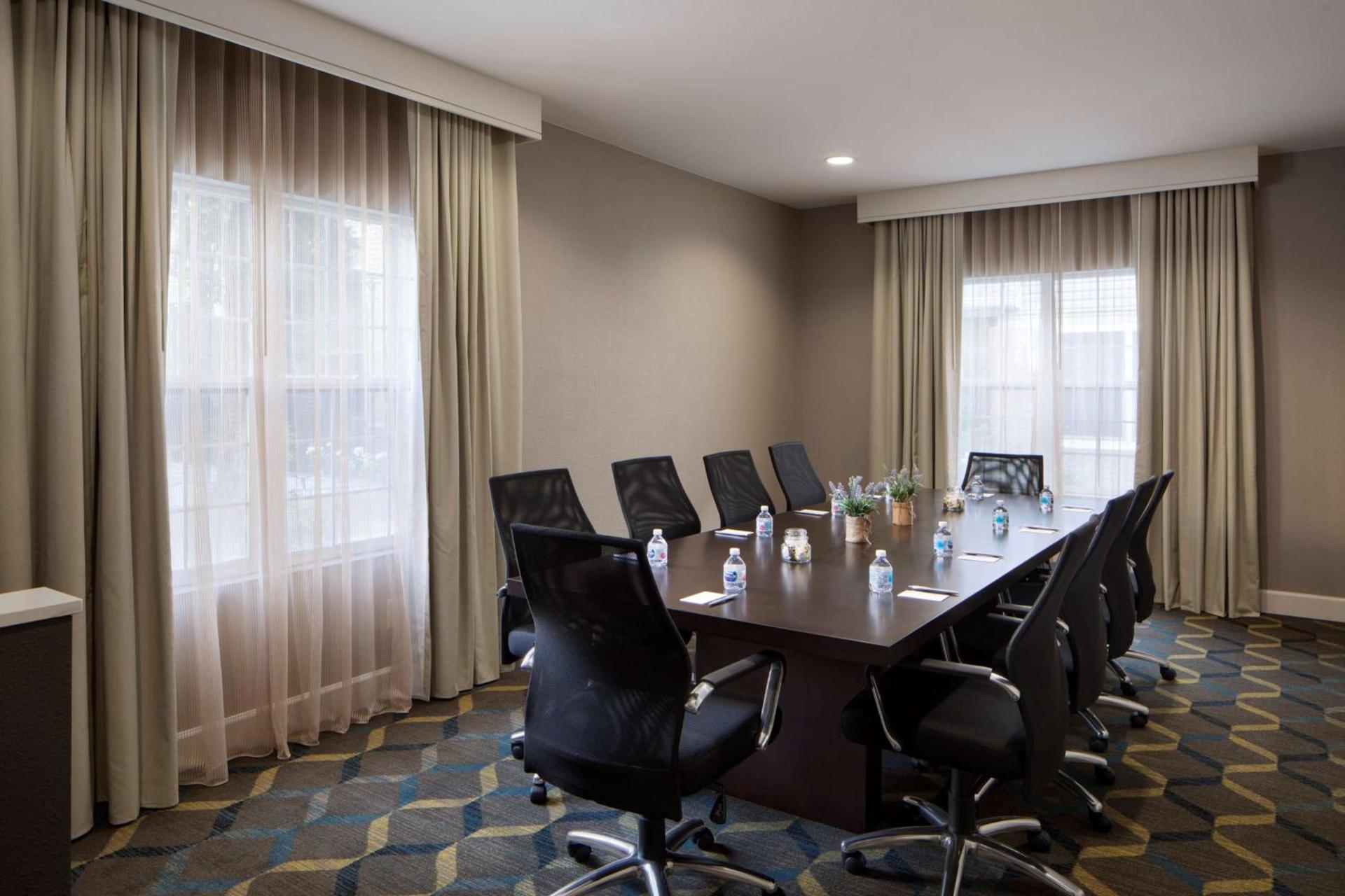 Sonesta ES Suites Fresno photo 12