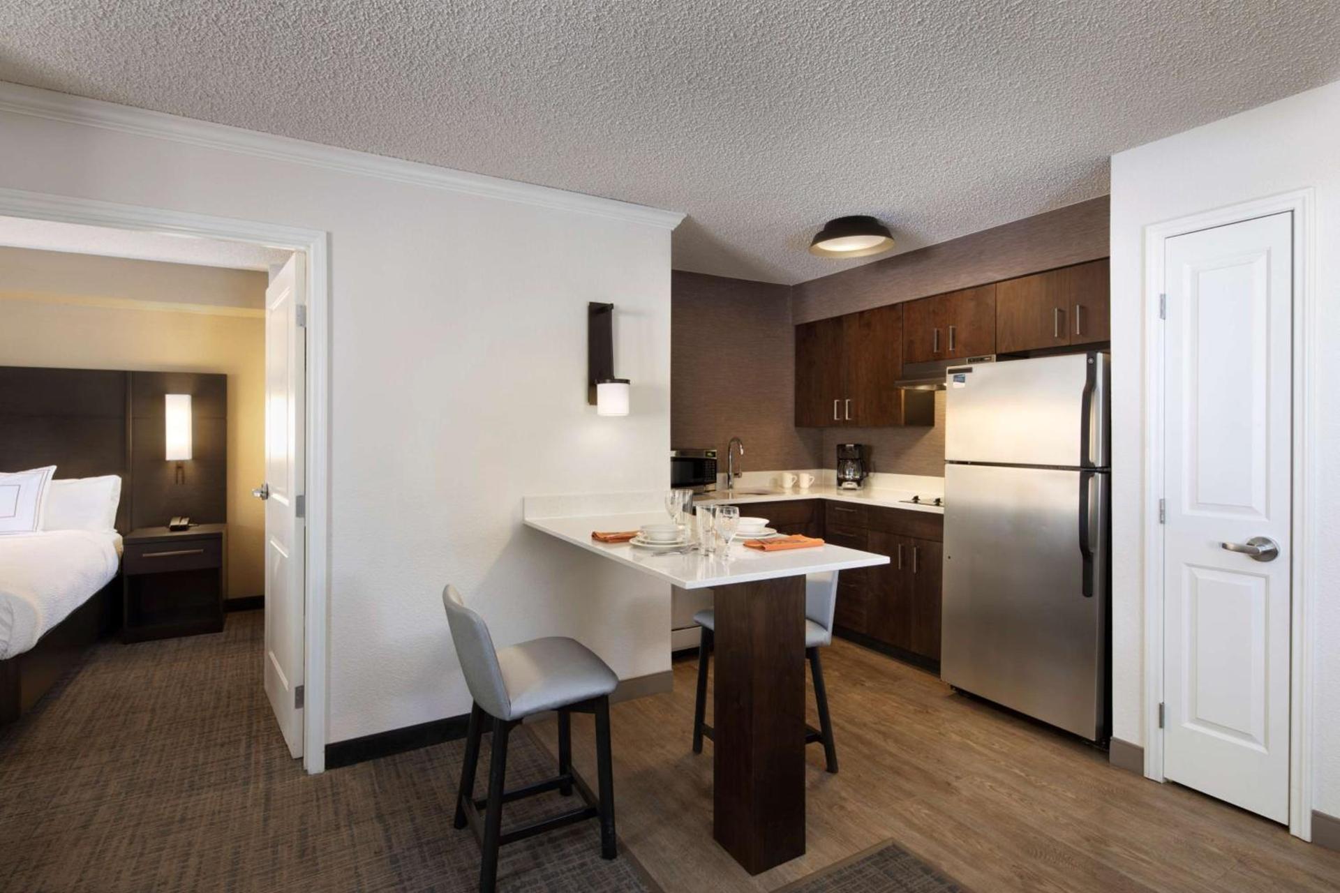 Sonesta ES Suites Fresno photo 17