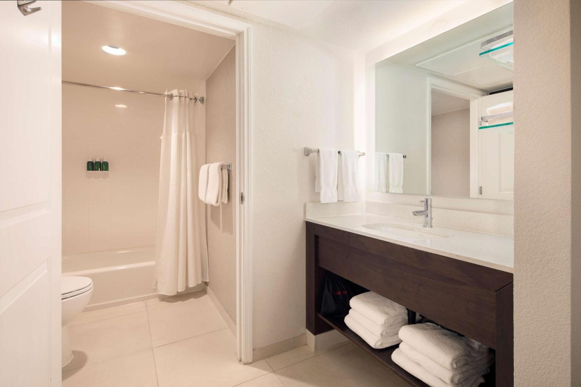Sonesta ES Suites Fresno photo 18