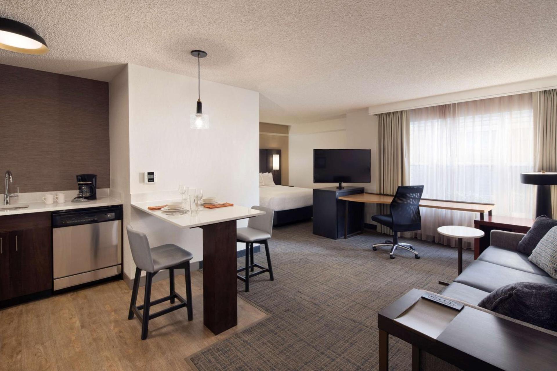 Sonesta ES Suites Fresno photo 19