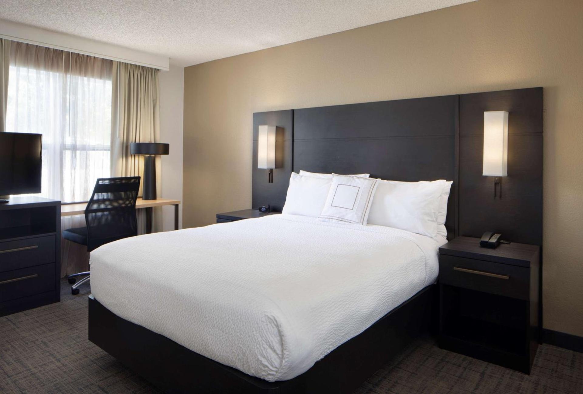 Sonesta ES Suites Fresno photo 25