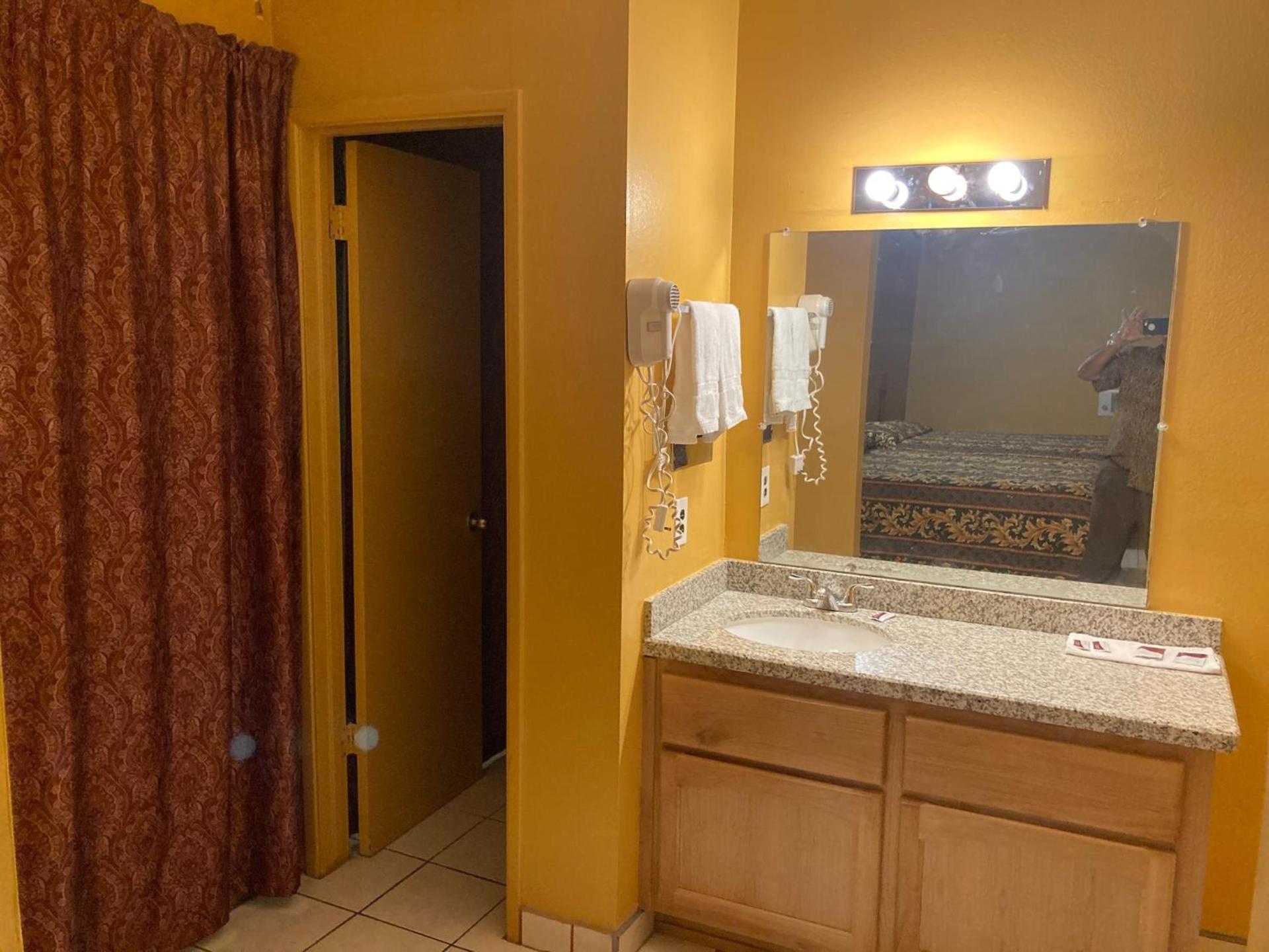 Rodeway Inn Yuma Downtown photo 35