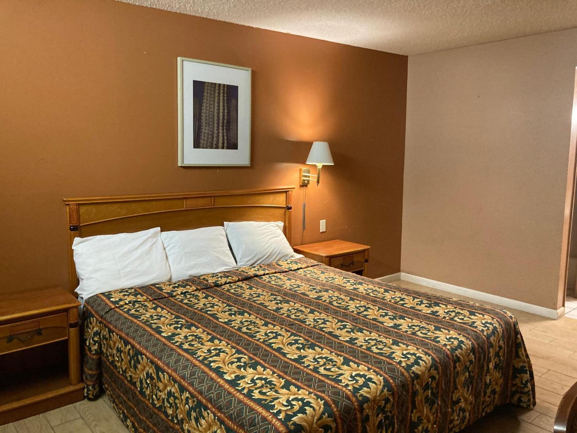 Rodeway Inn Yuma Downtown photo 38
