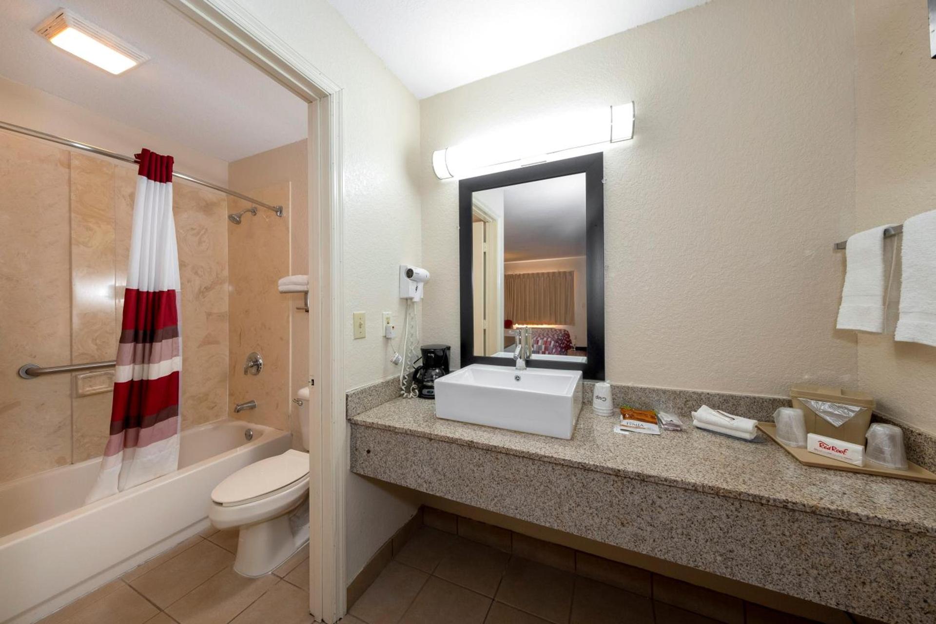 Red Roof Inn Ft Pierce photo 48