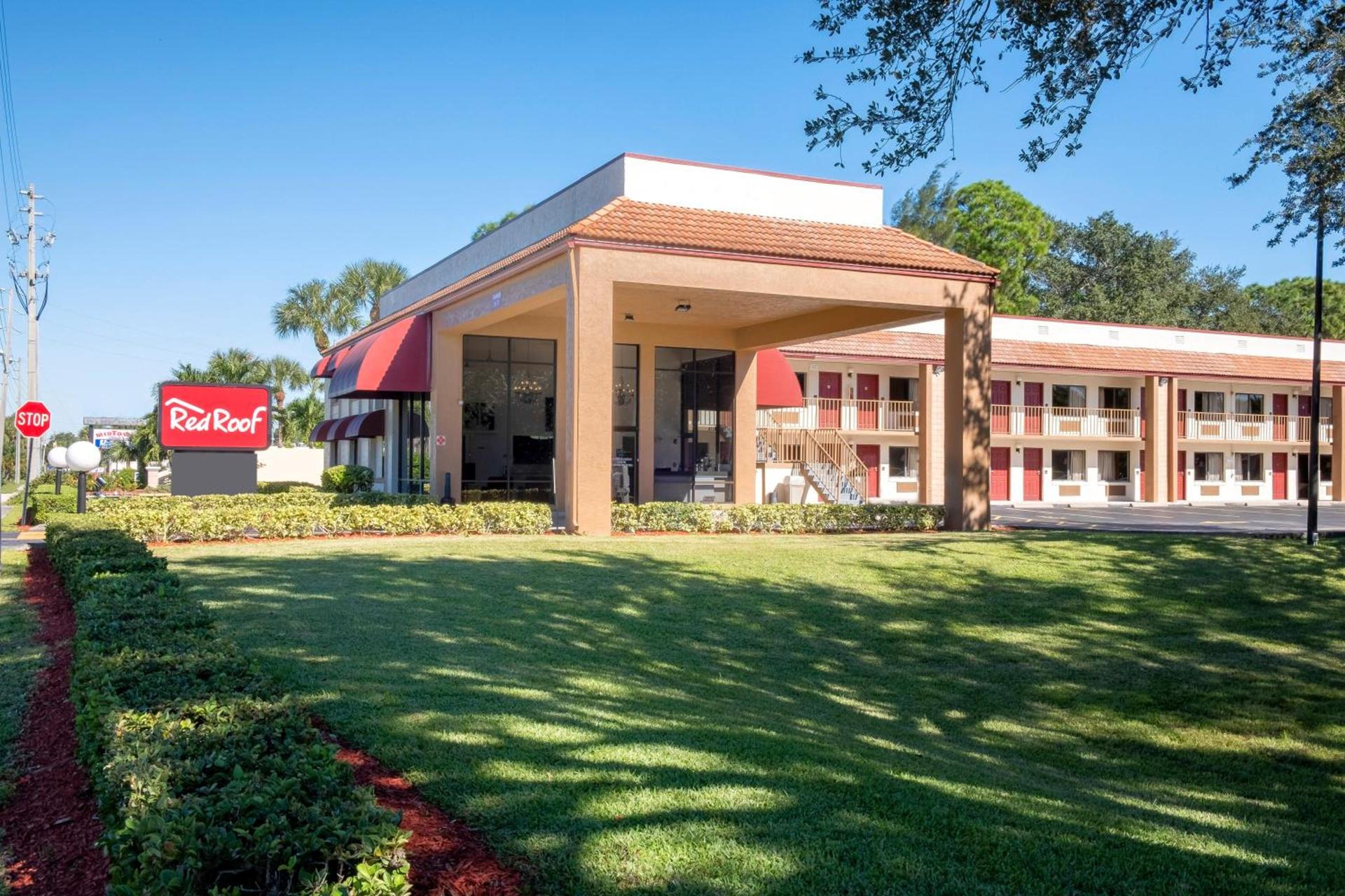Red Roof Inn Ft Pierce photo 2