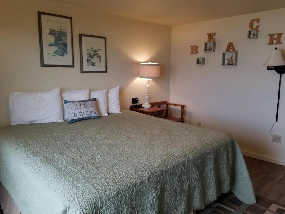 Silver Surf Motel photo 15