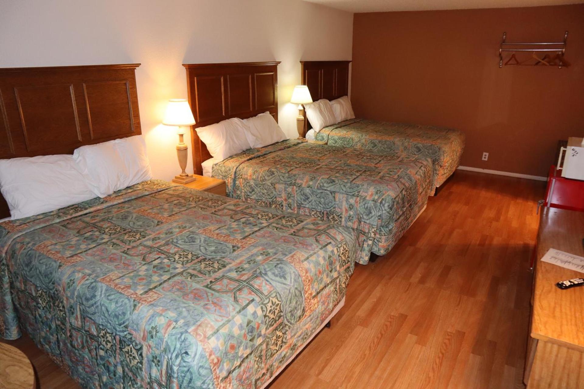 Silver Sands Motel photo 15