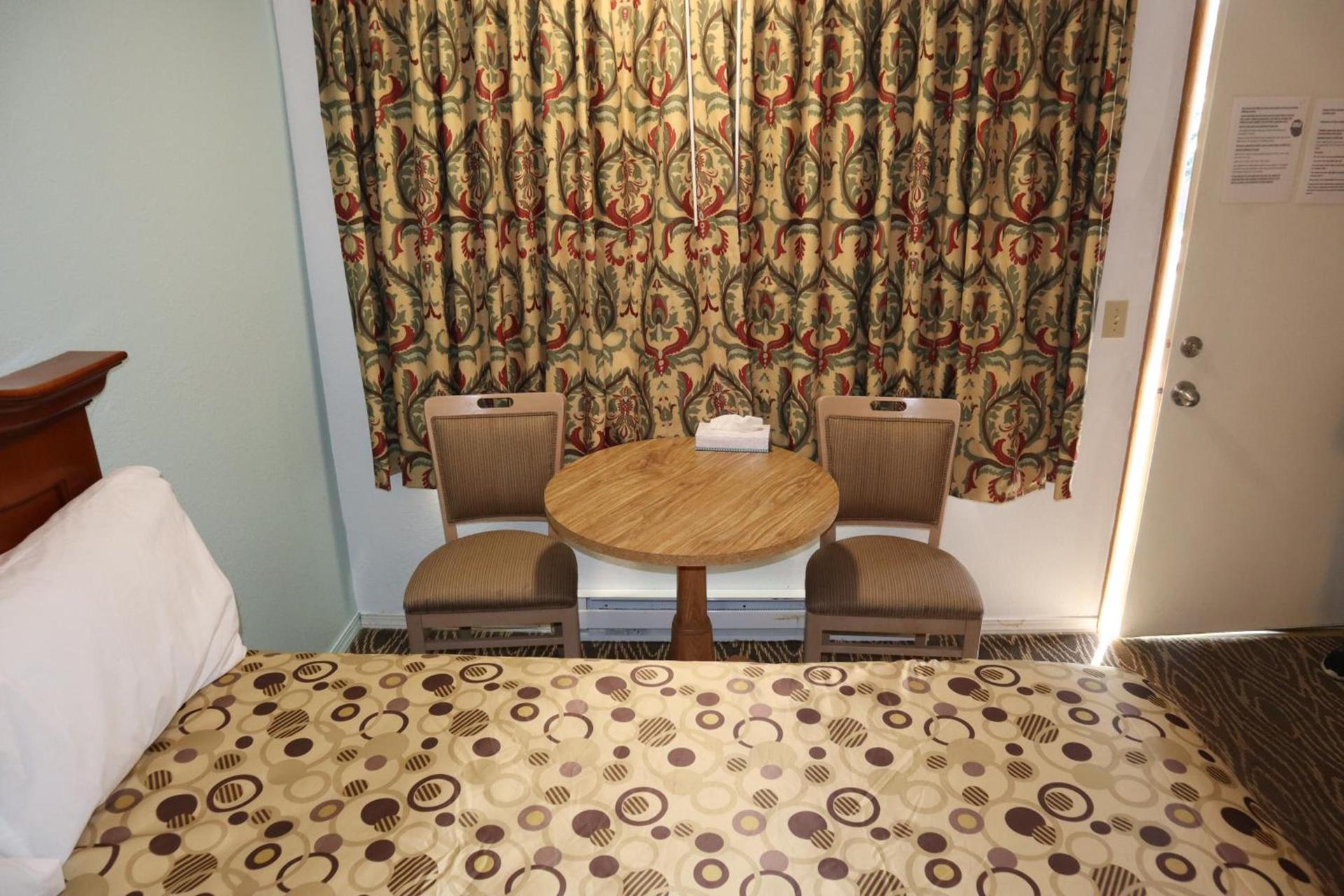 Silver Sands Motel photo 14