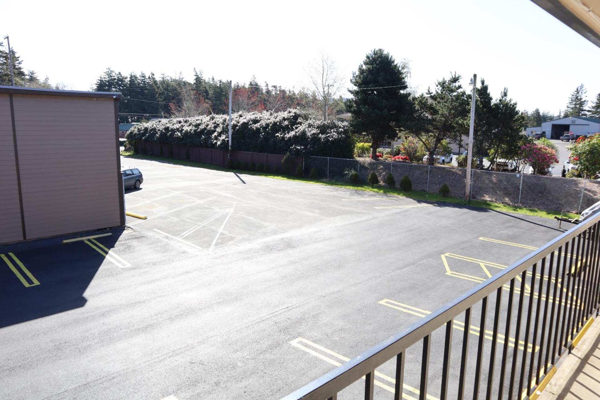 Silver Sands Motel photo 20