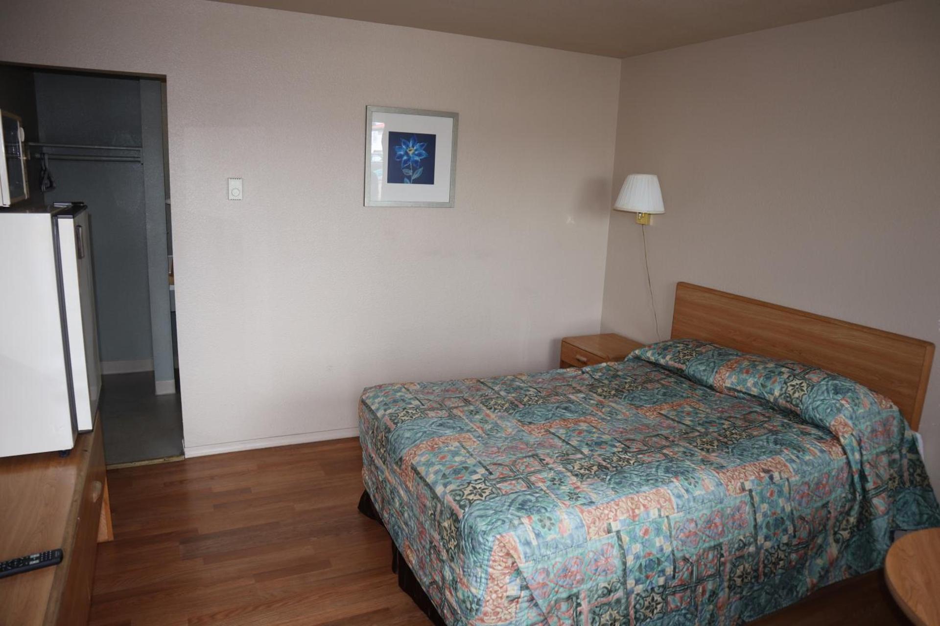 Silver Sands Motel photo 21
