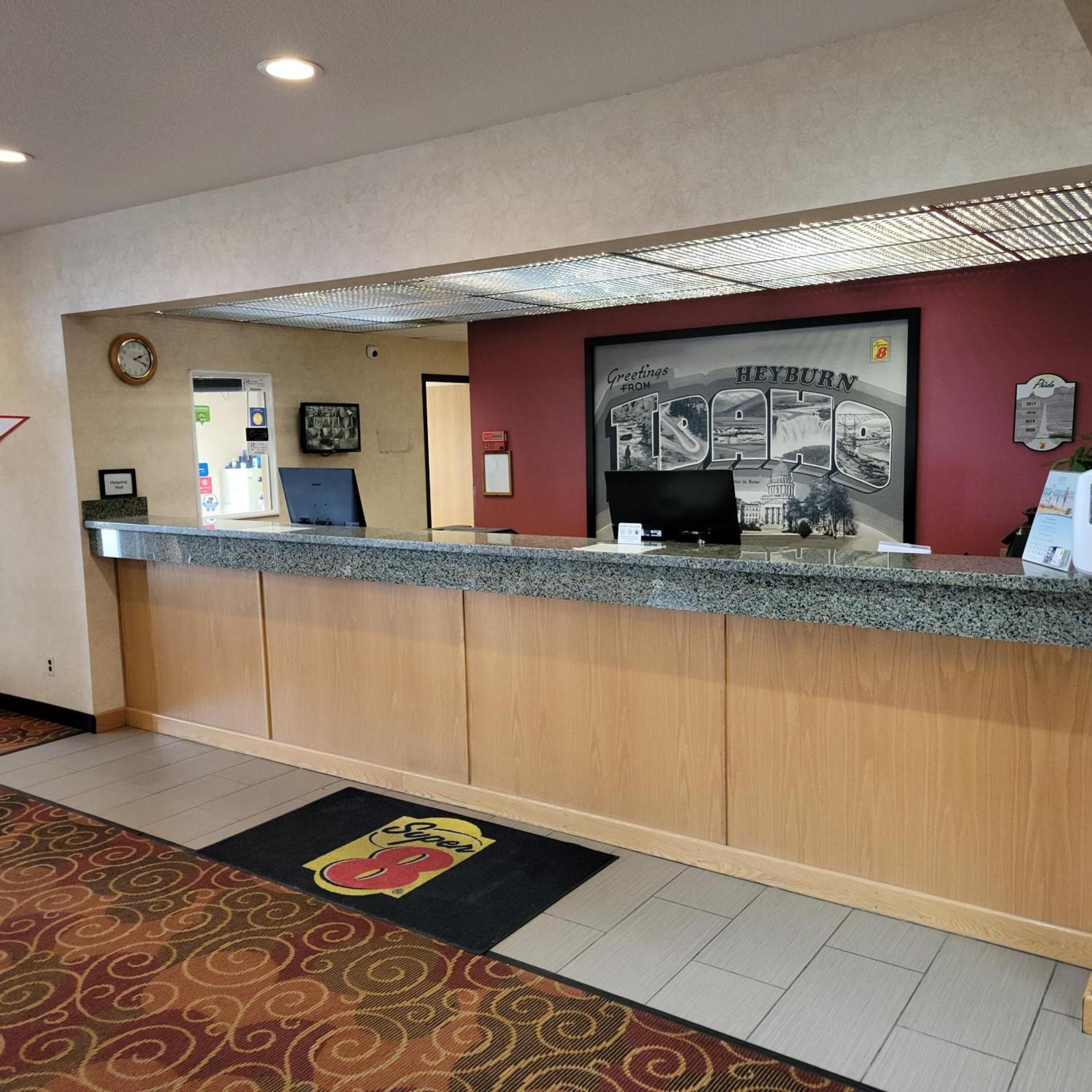 Super 8 by Wyndham Heyburn photo 28