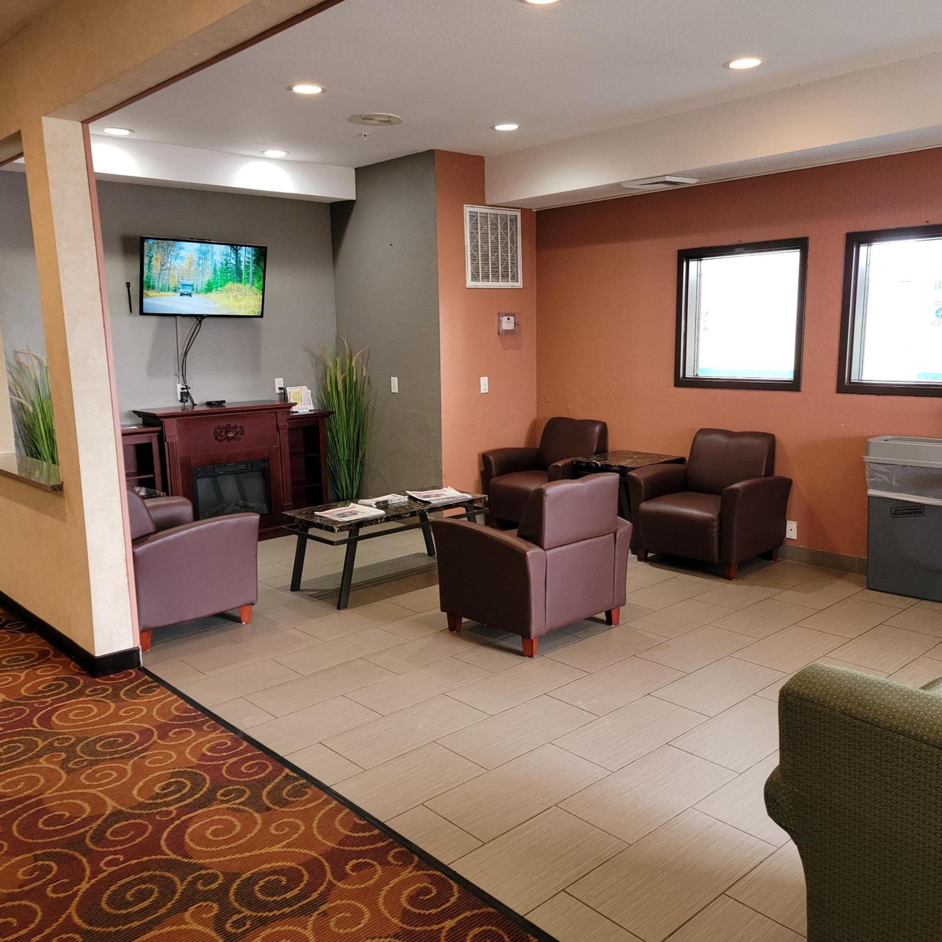 Super 8 by Wyndham Heyburn photo 29