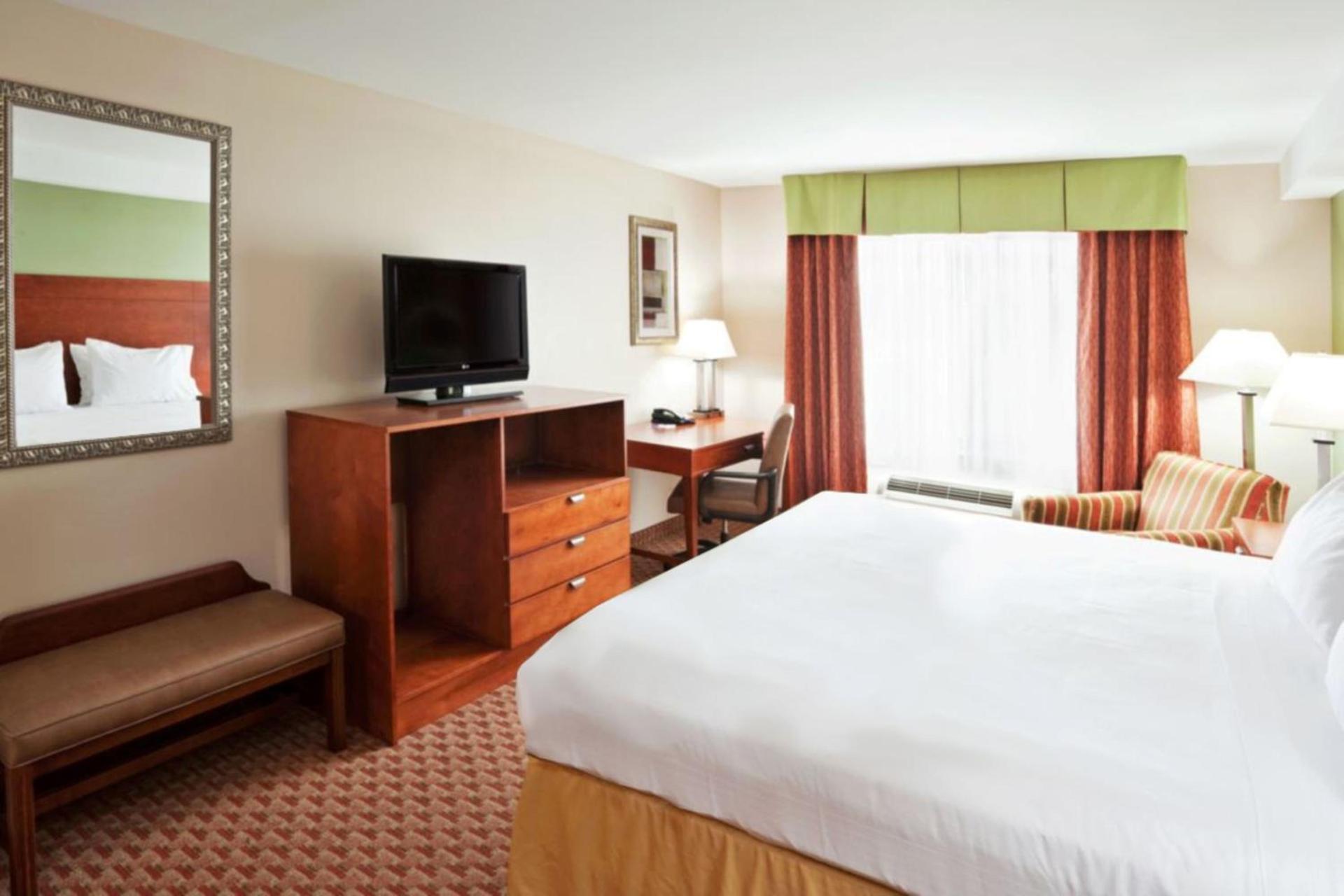 Holiday Inn Express & Suites Niagara Falls by IHG photo 40