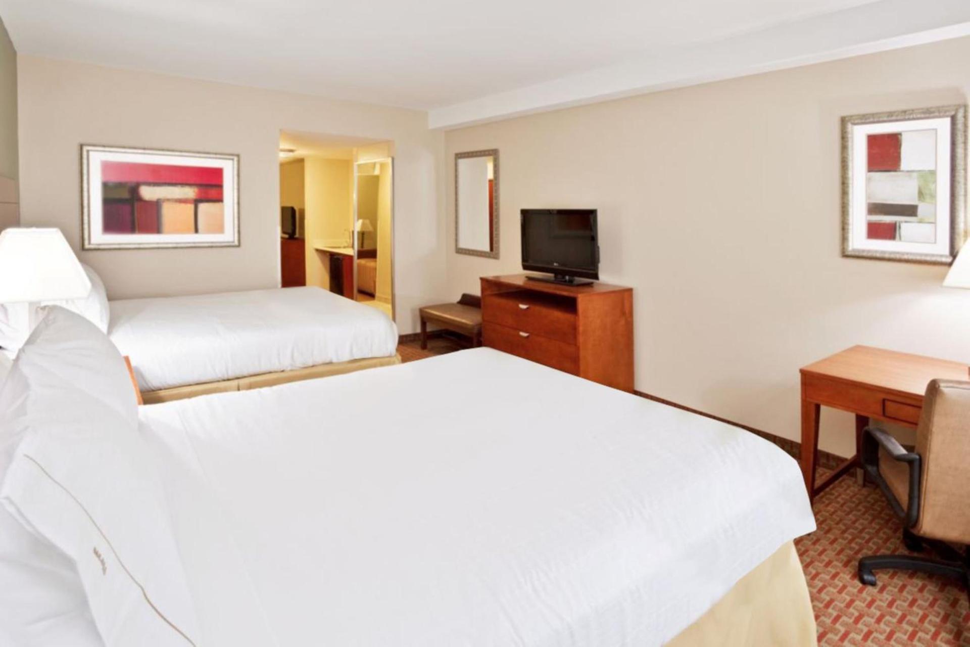 Holiday Inn Express & Suites Niagara Falls by IHG photo 26