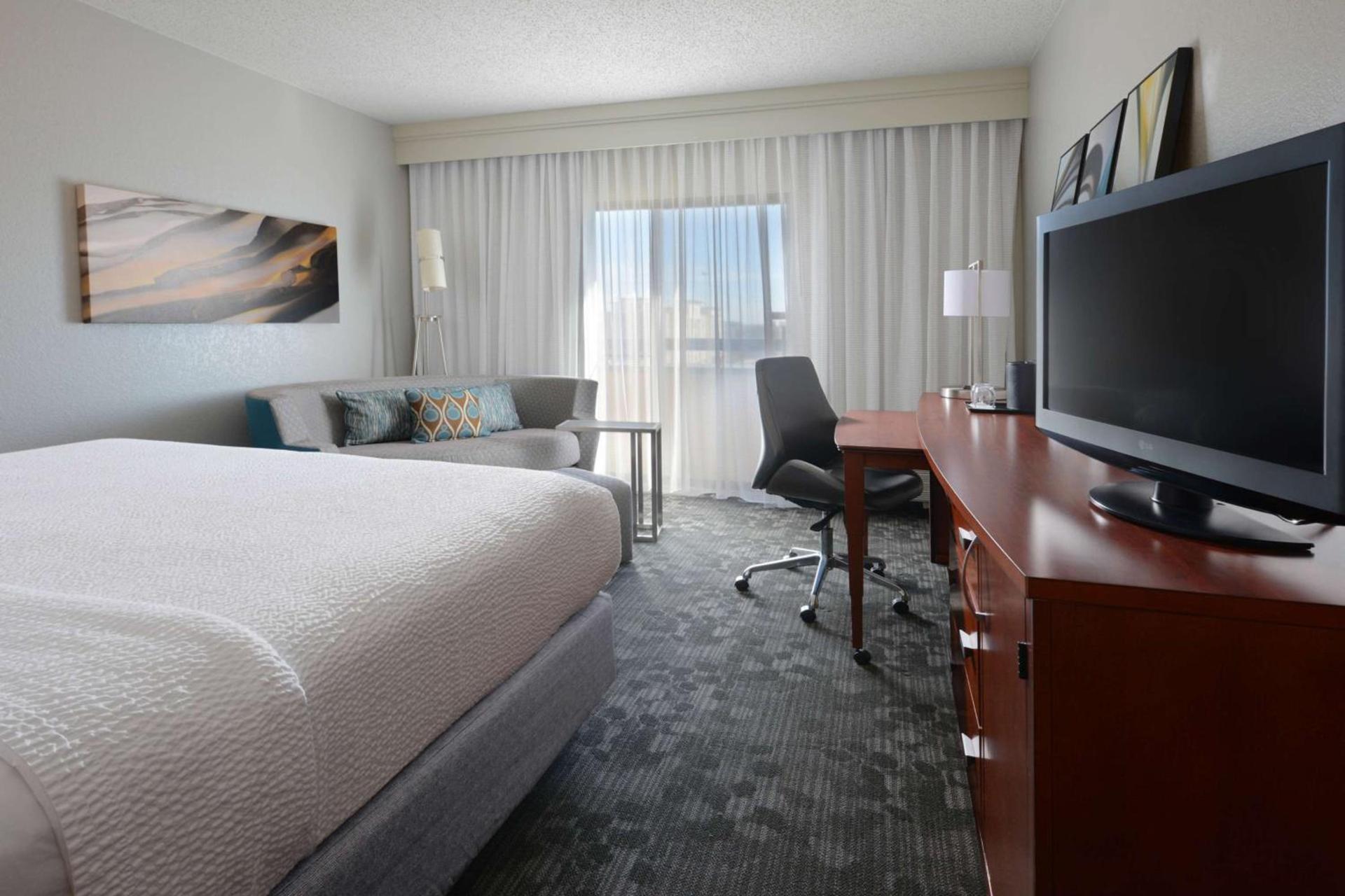 Sonesta Select Dallas Central Expressway photo 6