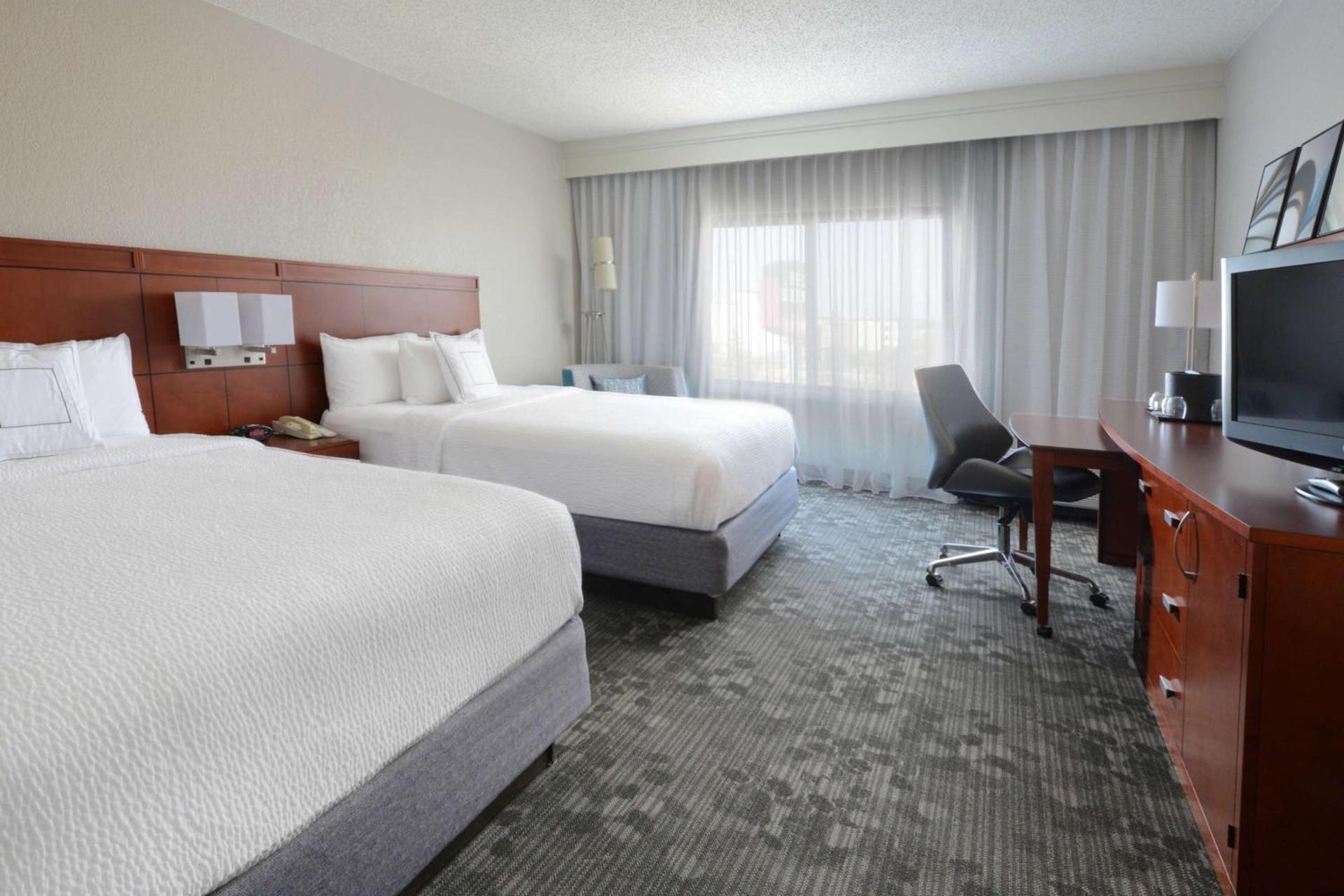 Sonesta Select Dallas Central Expressway photo 7