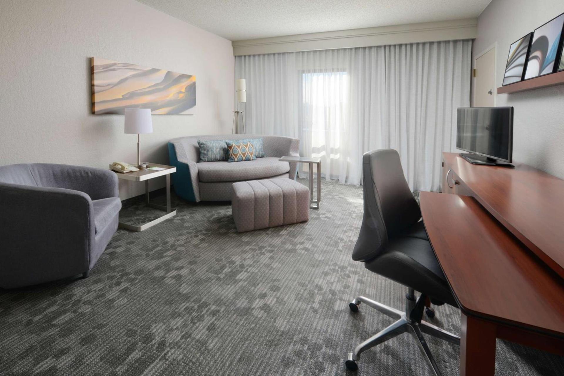 Sonesta Select Dallas Central Expressway photo 11