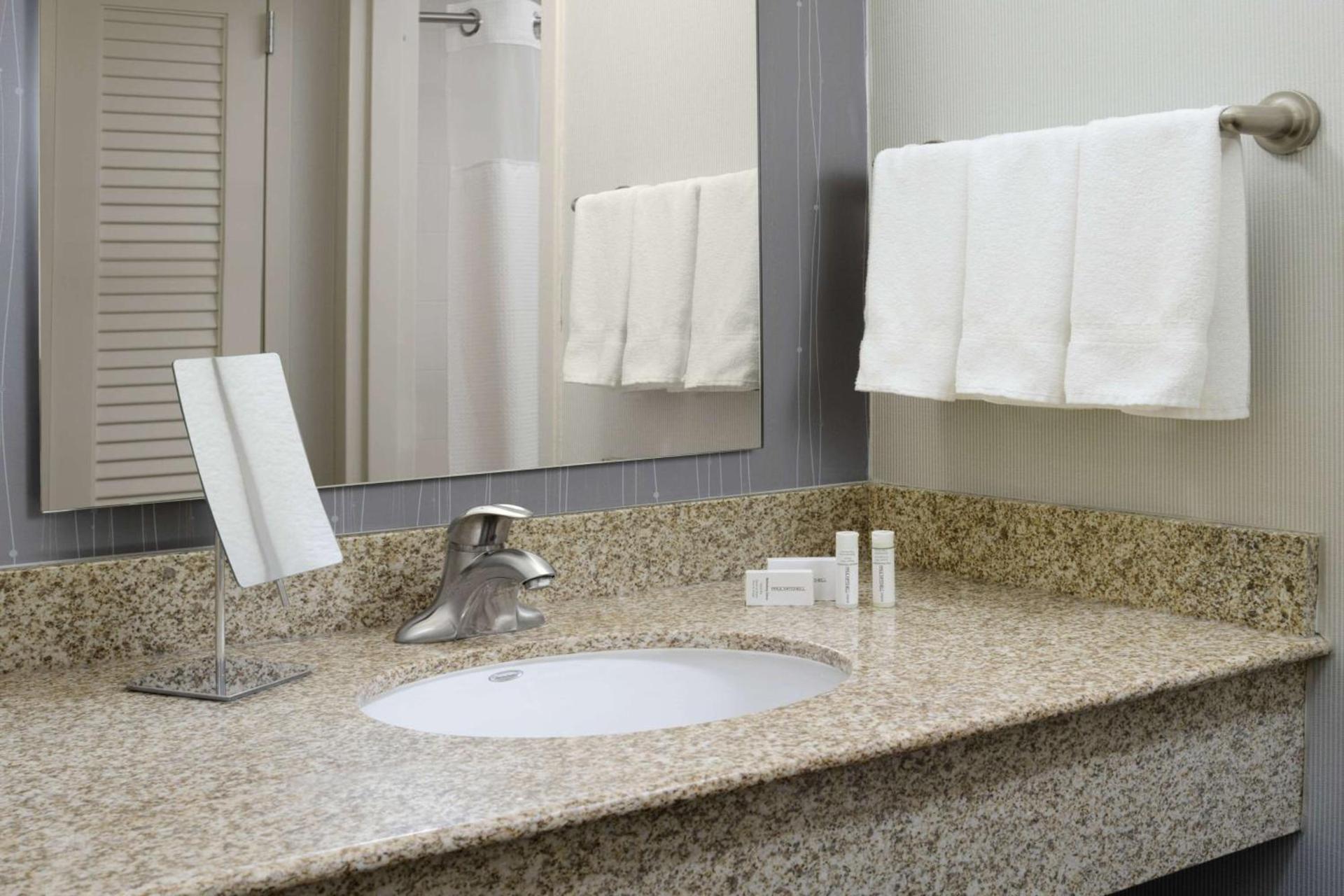 Sonesta Select Dallas Central Expressway photo 12