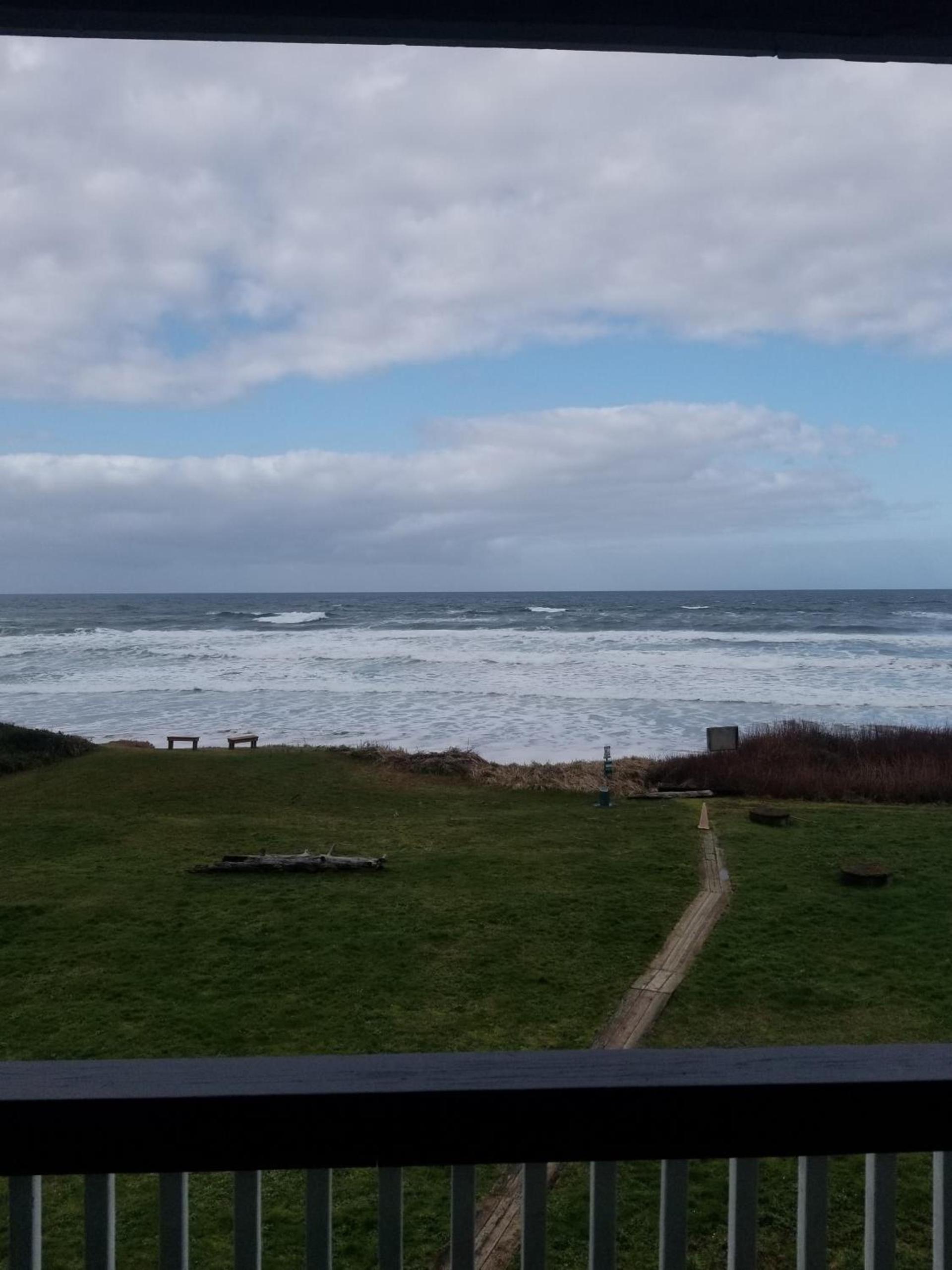Silver Surf Motel photo 30