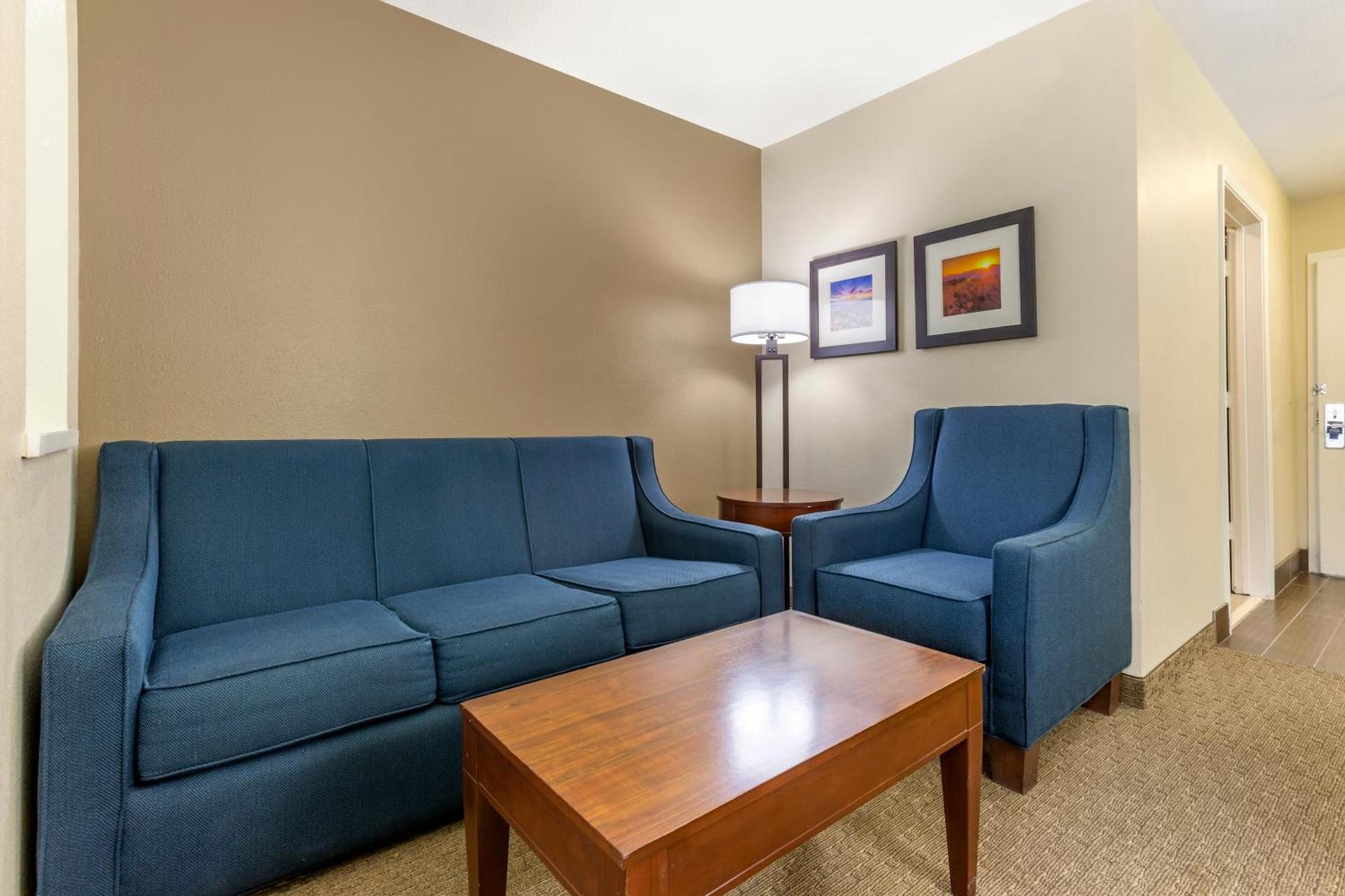 Wingate by Wyndham Los Alamos photo 23