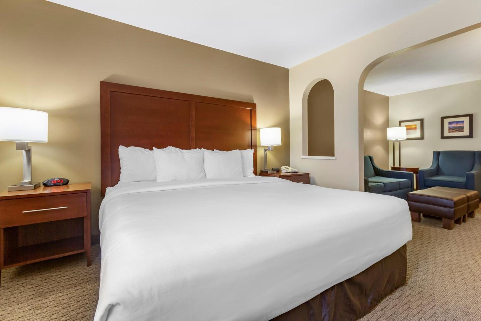 Wingate by Wyndham Los Alamos photo 22
