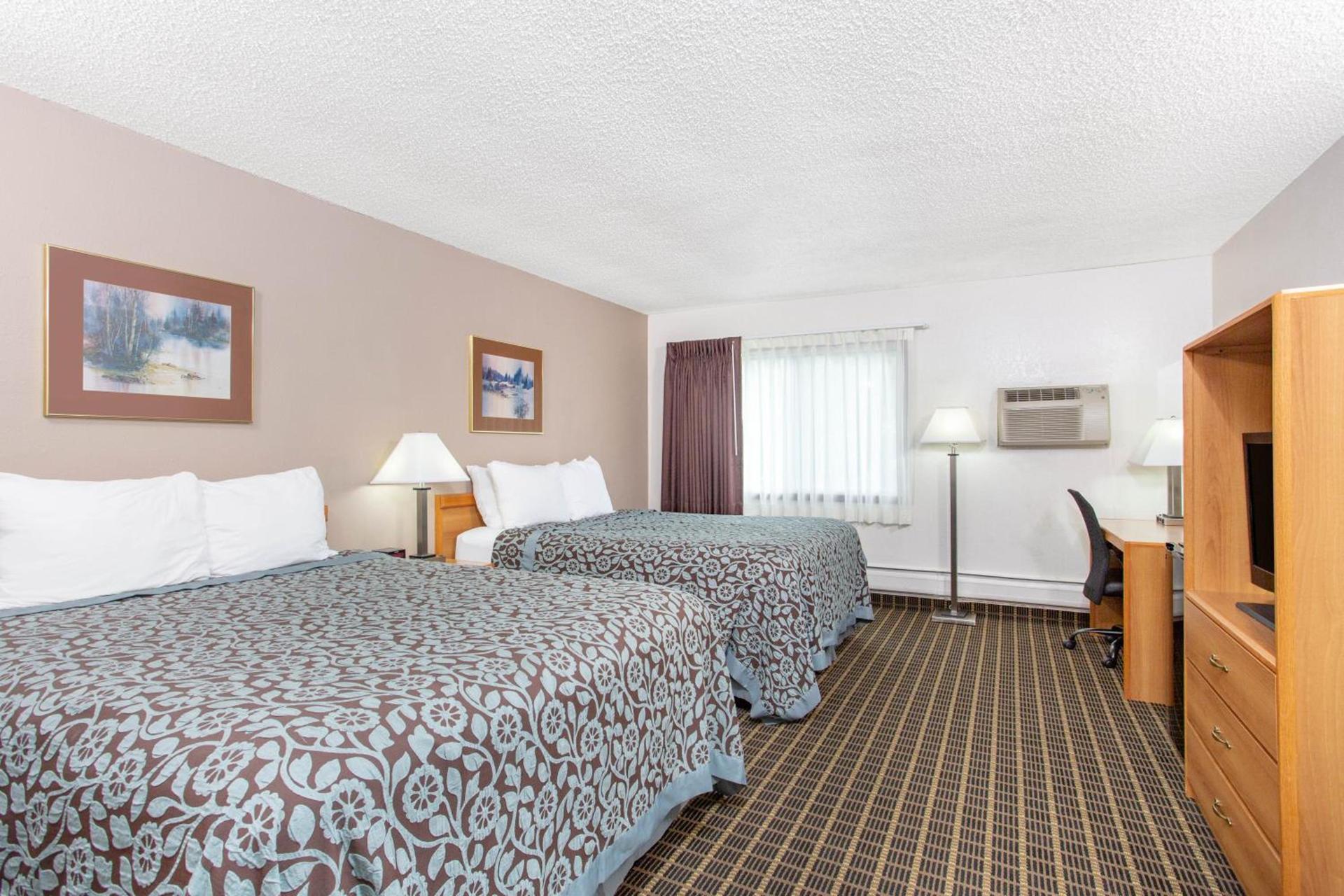 Days Inn by Wyndham Fond du Lac photo 17
